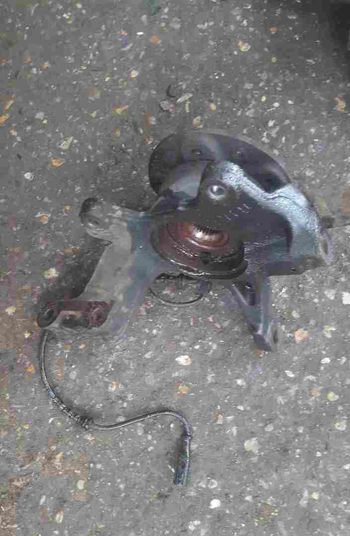 Renault Megane MK3 GT 2008-2014 2.0 DCi Passenger NSF Front Wheel Hub