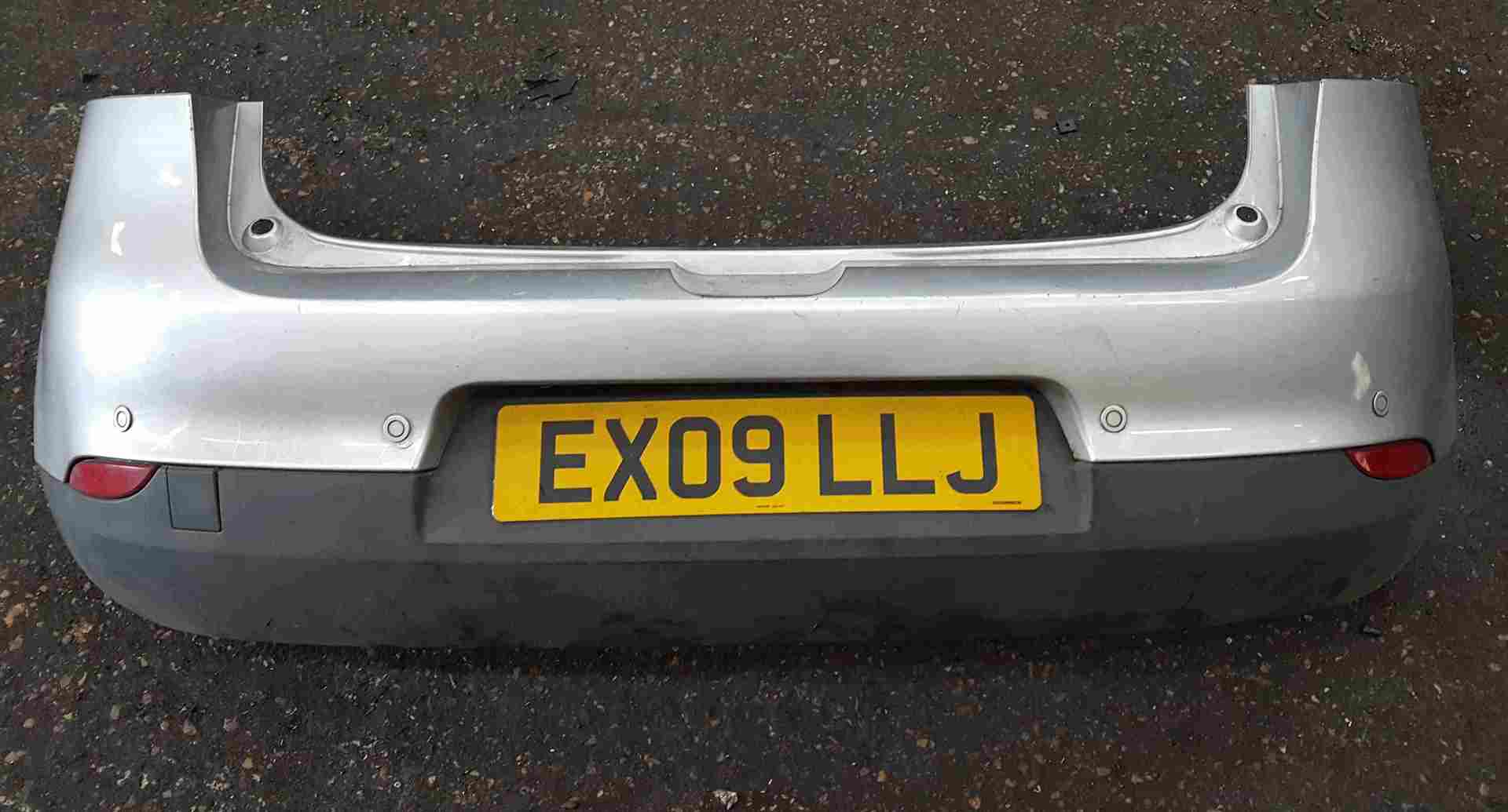 Renault Megane MK3 Hatchback 2008-2012 Rear Bumper Silver TED69 Sensors