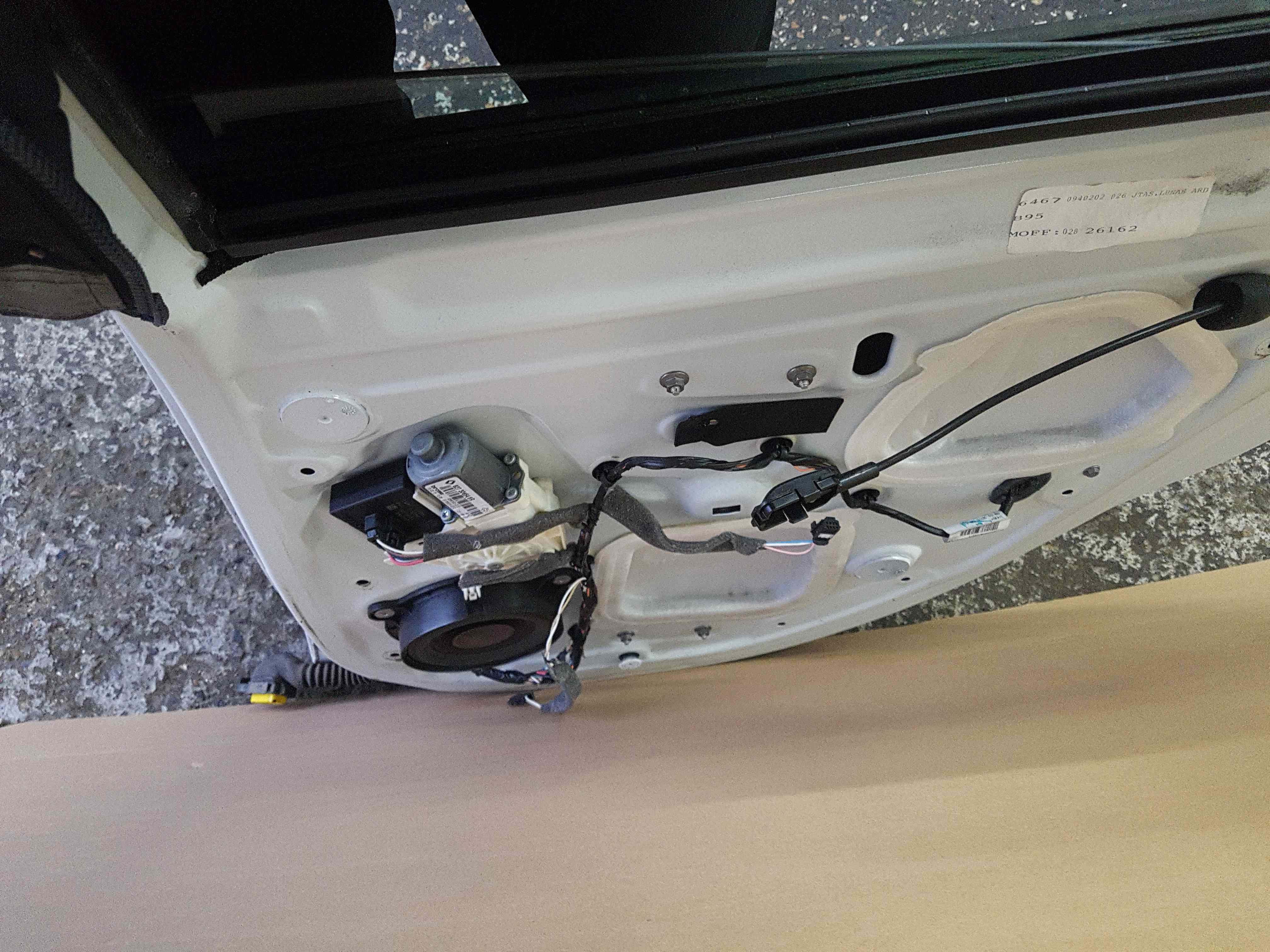 Thumb 5 Renault Megane MK3 Hatchback 2008-2014 Drivers OSR Rear Door White Ov369 369