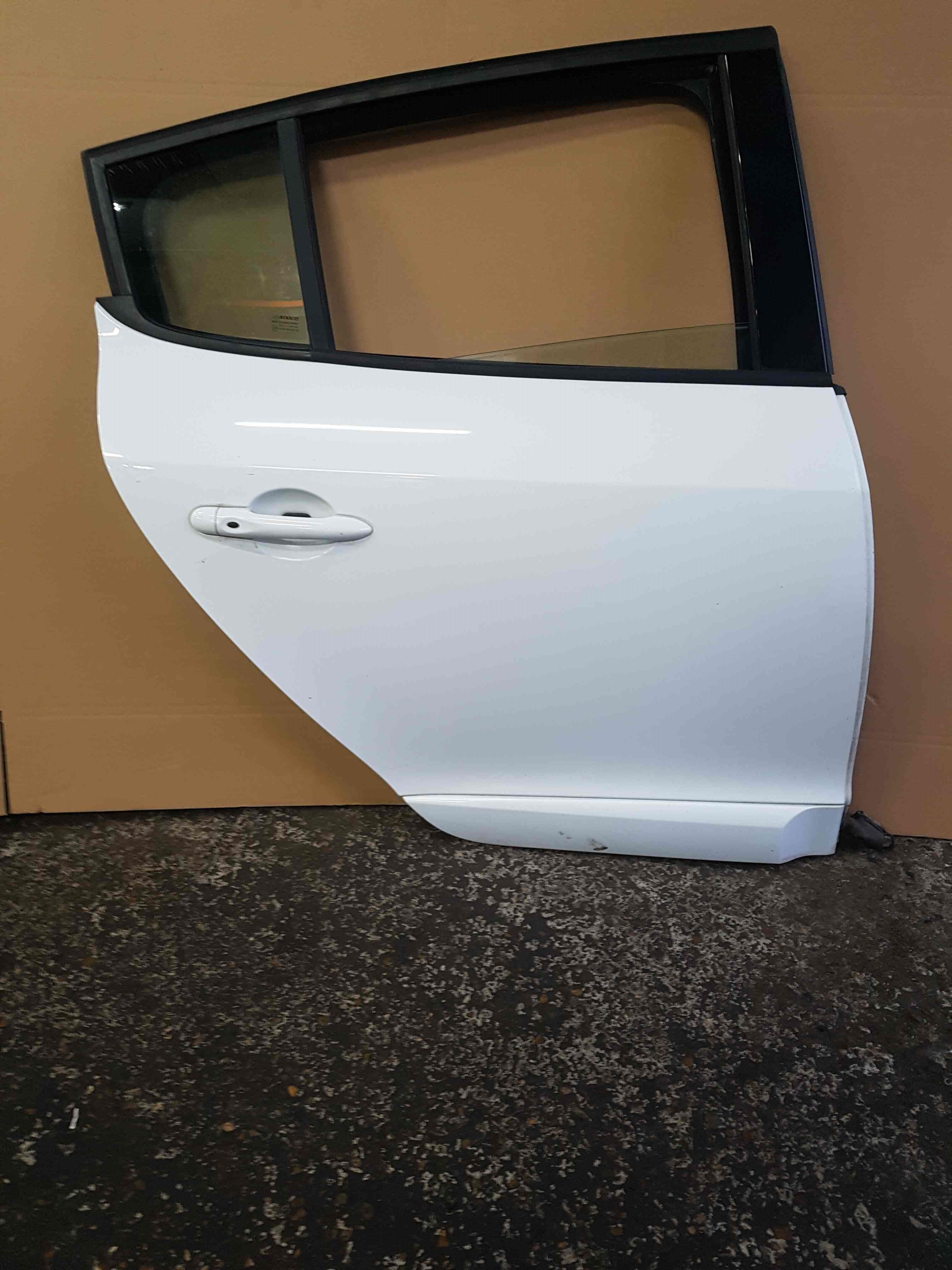 Thumb 6 Renault Megane MK3 Hatchback 2008-2014 Drivers OSR Rear Door White Ov369 369