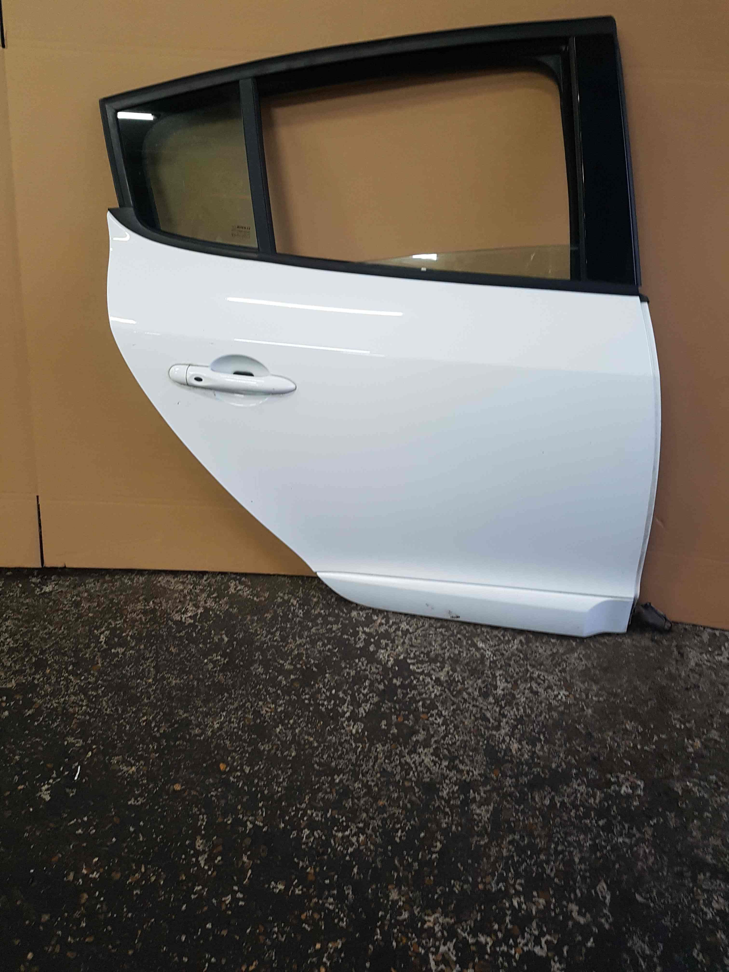 Renault Megane MK3 Hatchback 2008-2014 Drivers OSR Rear Door White Ov369 369