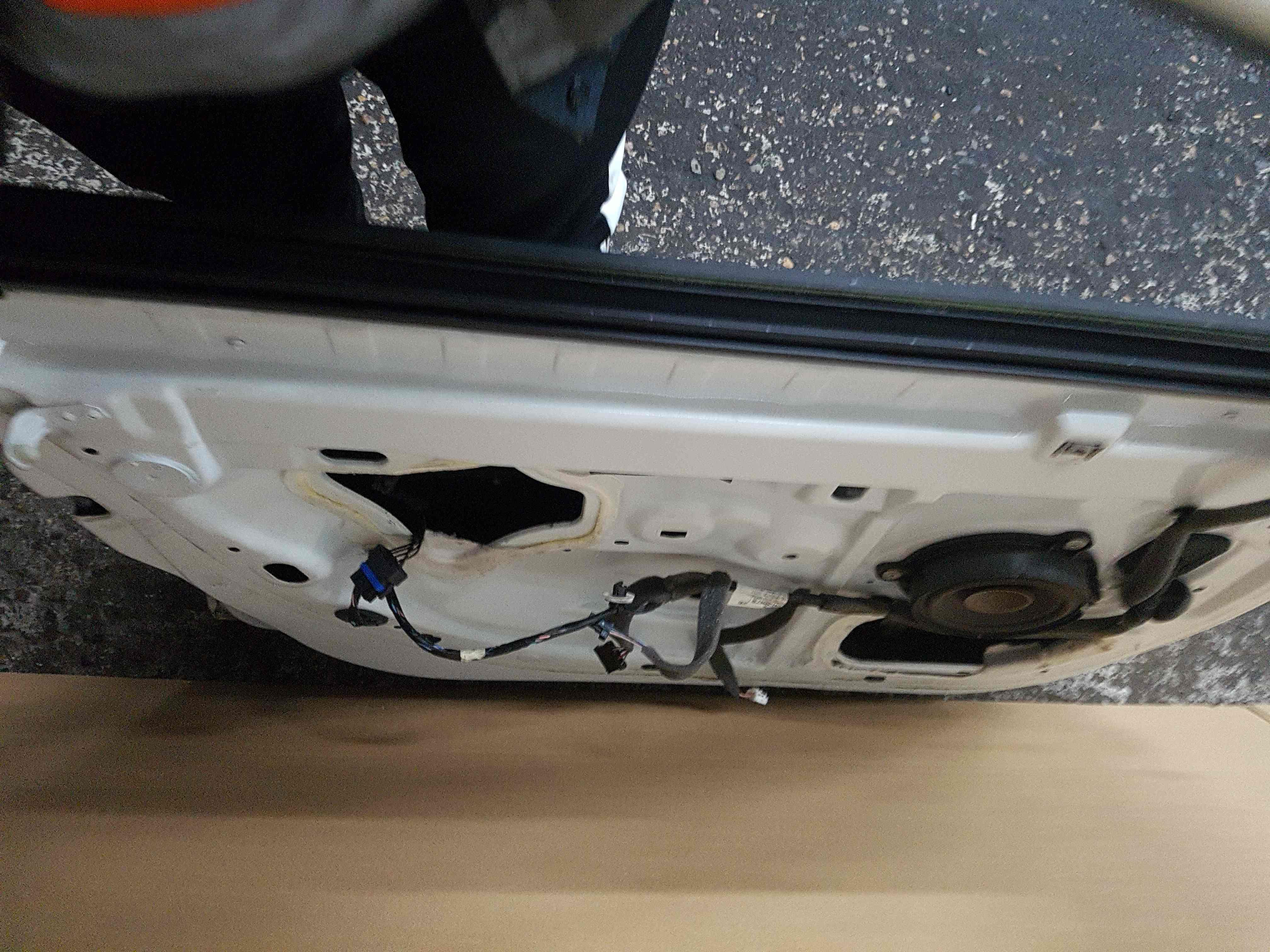 Thumb 3 Renault Megane MK3 Hatchback 2008-2014 Passenger NSF Front Door White Ov369 369