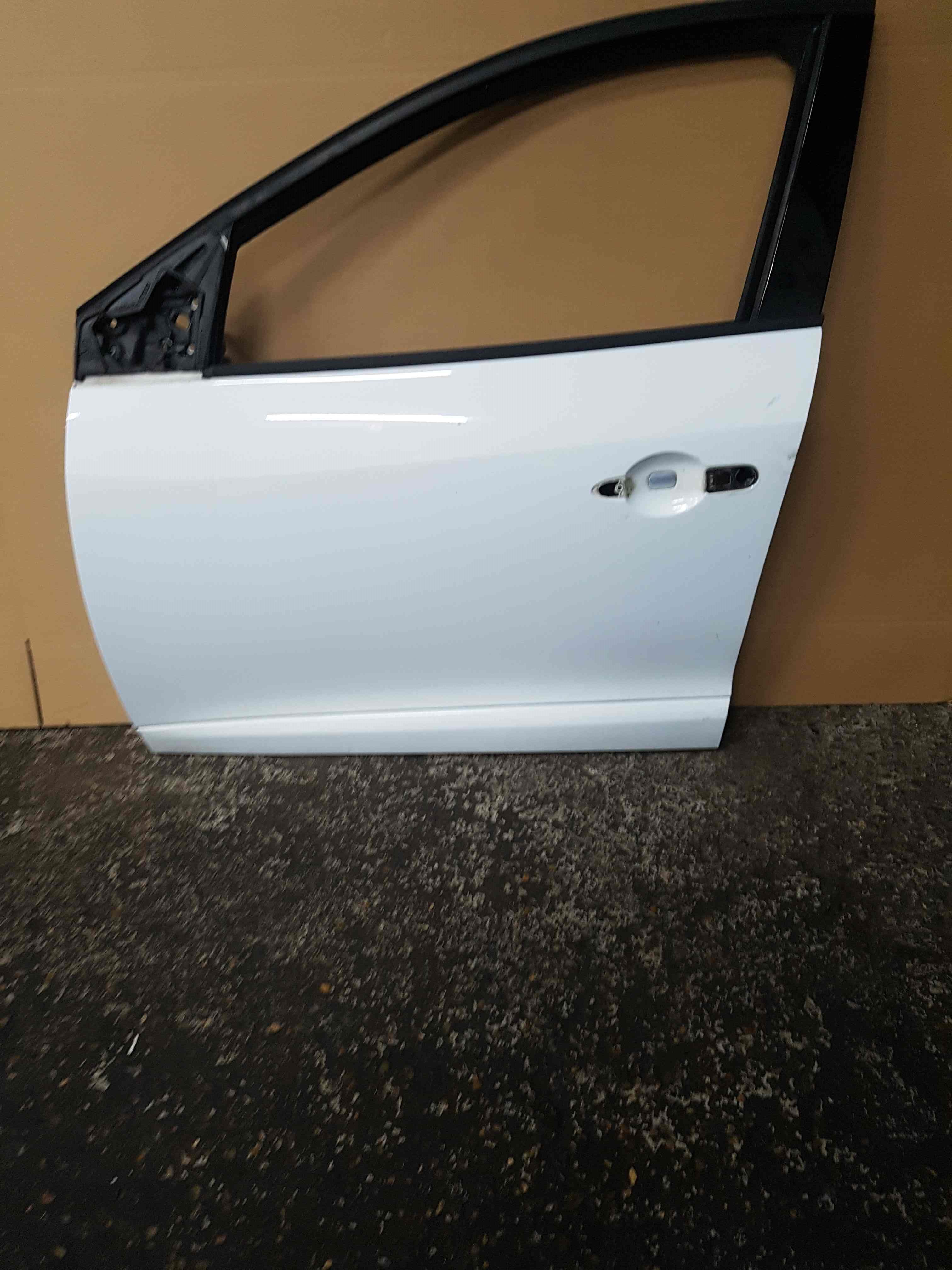 Thumb 5 Renault Megane MK3 Hatchback 2008-2014 Passenger NSF Front Door White Ov369 369