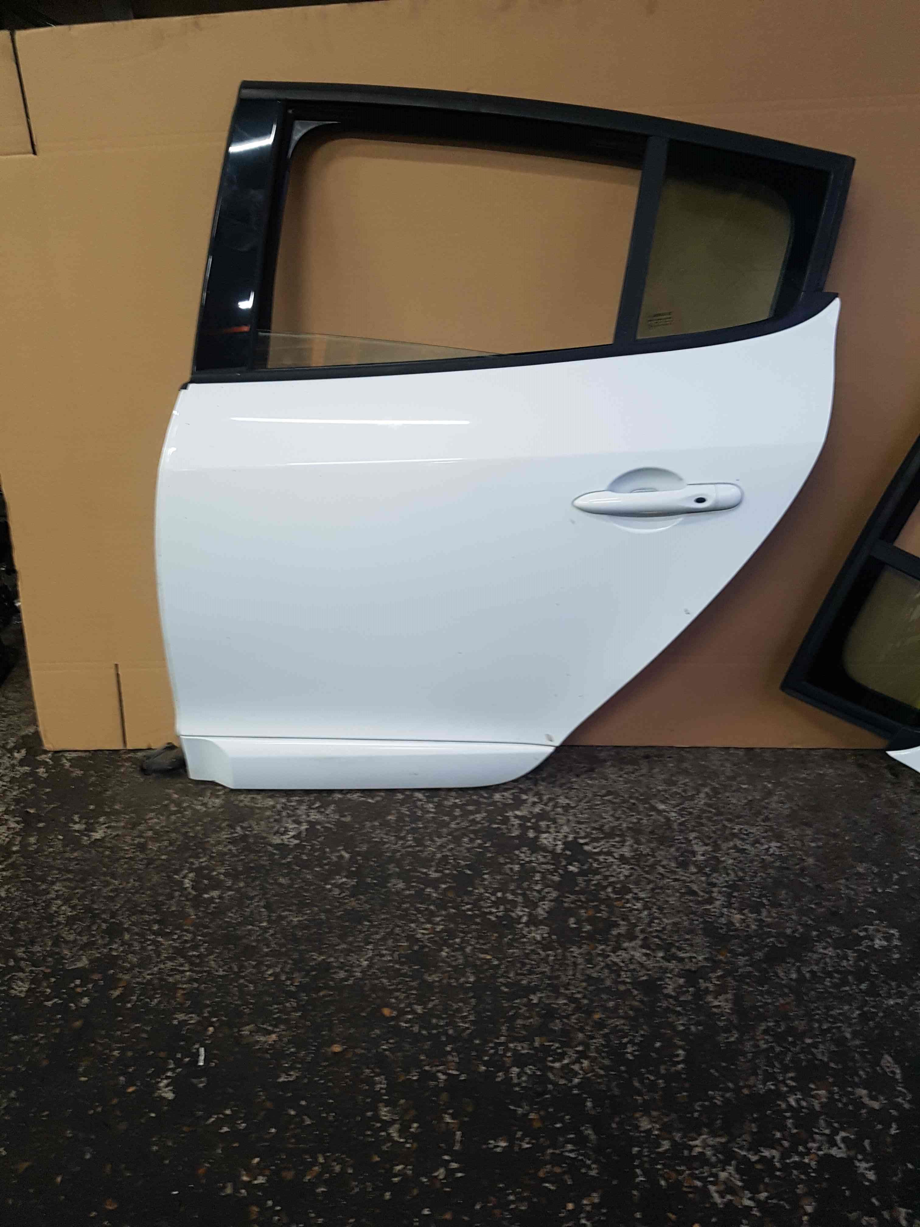 Thumb 2 Renault Megane MK3 Hatchback 2008-2014 Passenger Nbsr Rear Door White Ov369 369