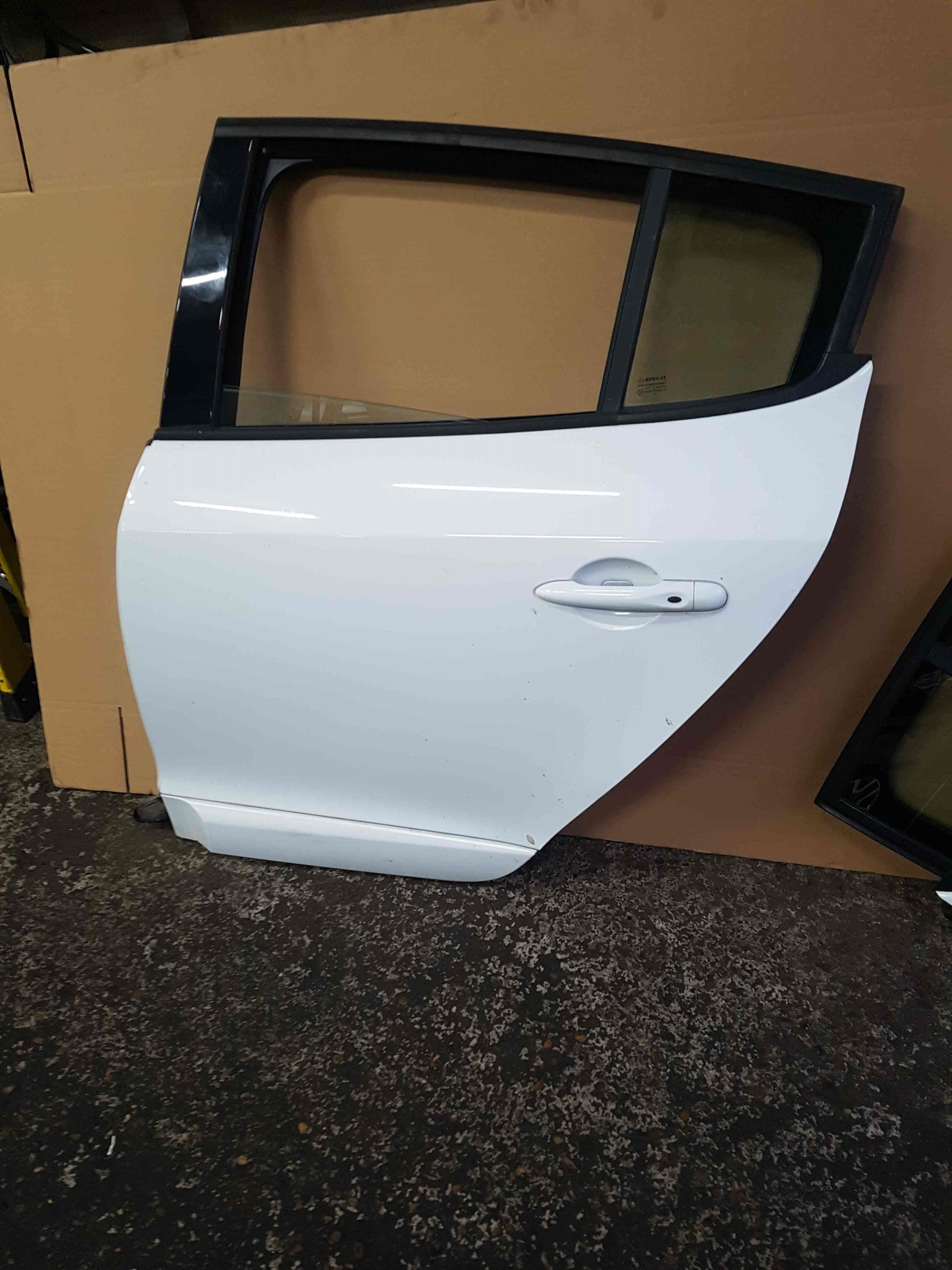 Thumb 8 Renault Megane MK3 Hatchback 2008-2014 Passenger Nbsr Rear Door White Ov369 369