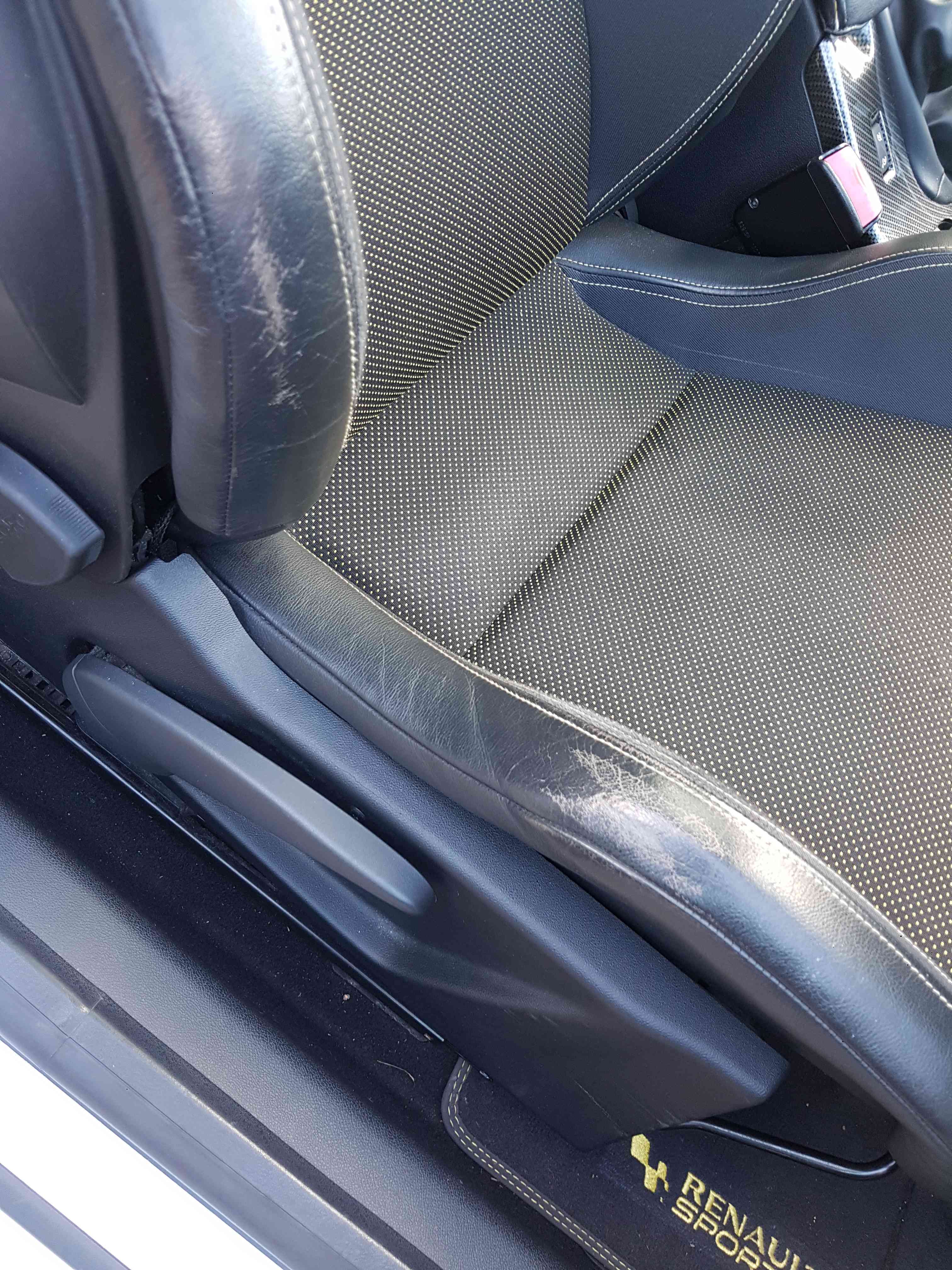 Thumb 7 Renault Megane MK3 Sport 2008-2014 Recaro Seats Leather Yellow DOT Set X2 Front