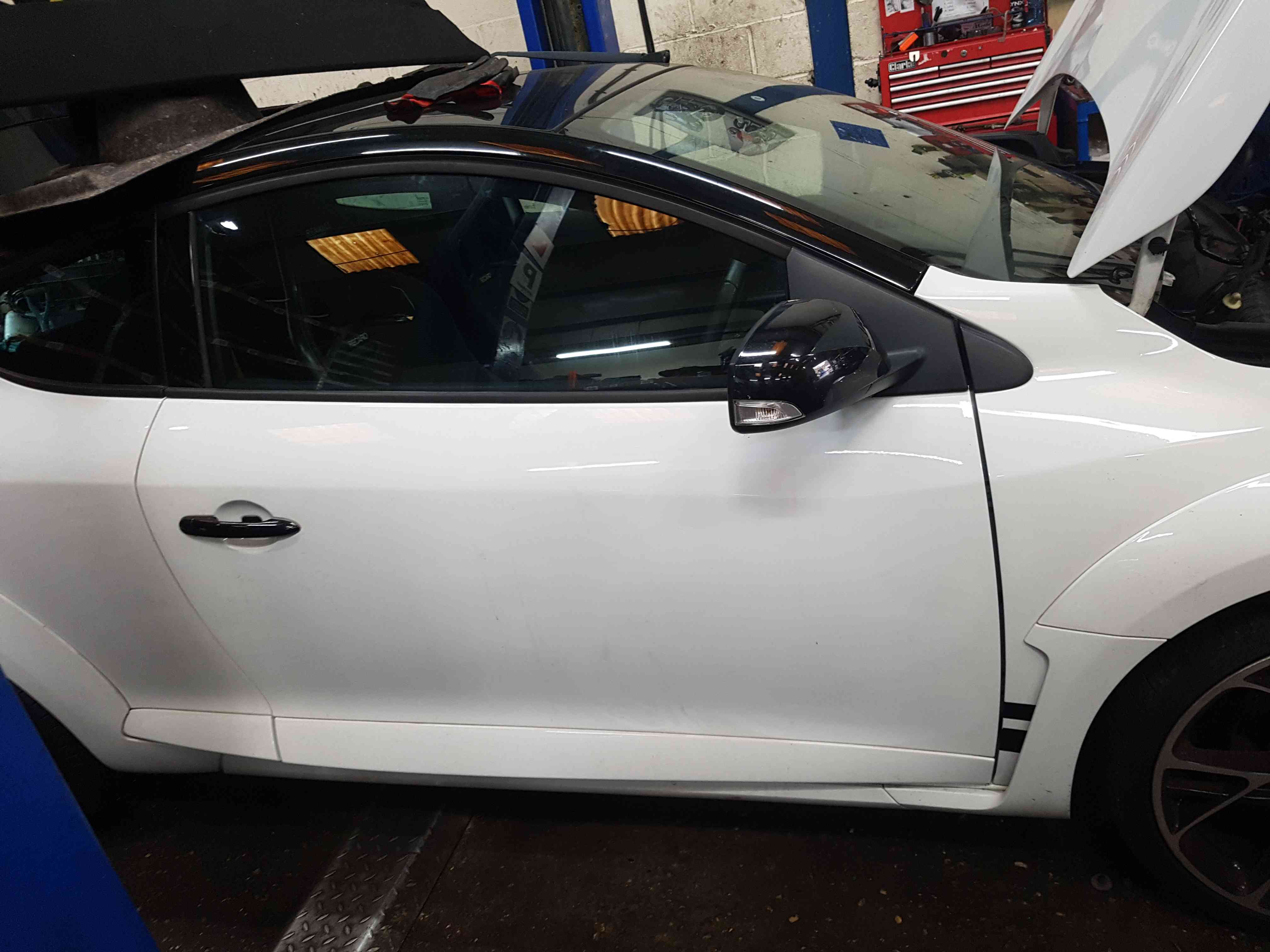 Thumb 3 Renault Megane Rs Sport 250 MK3 2008-2010 Drivers OSF Front Door White Ov369 369