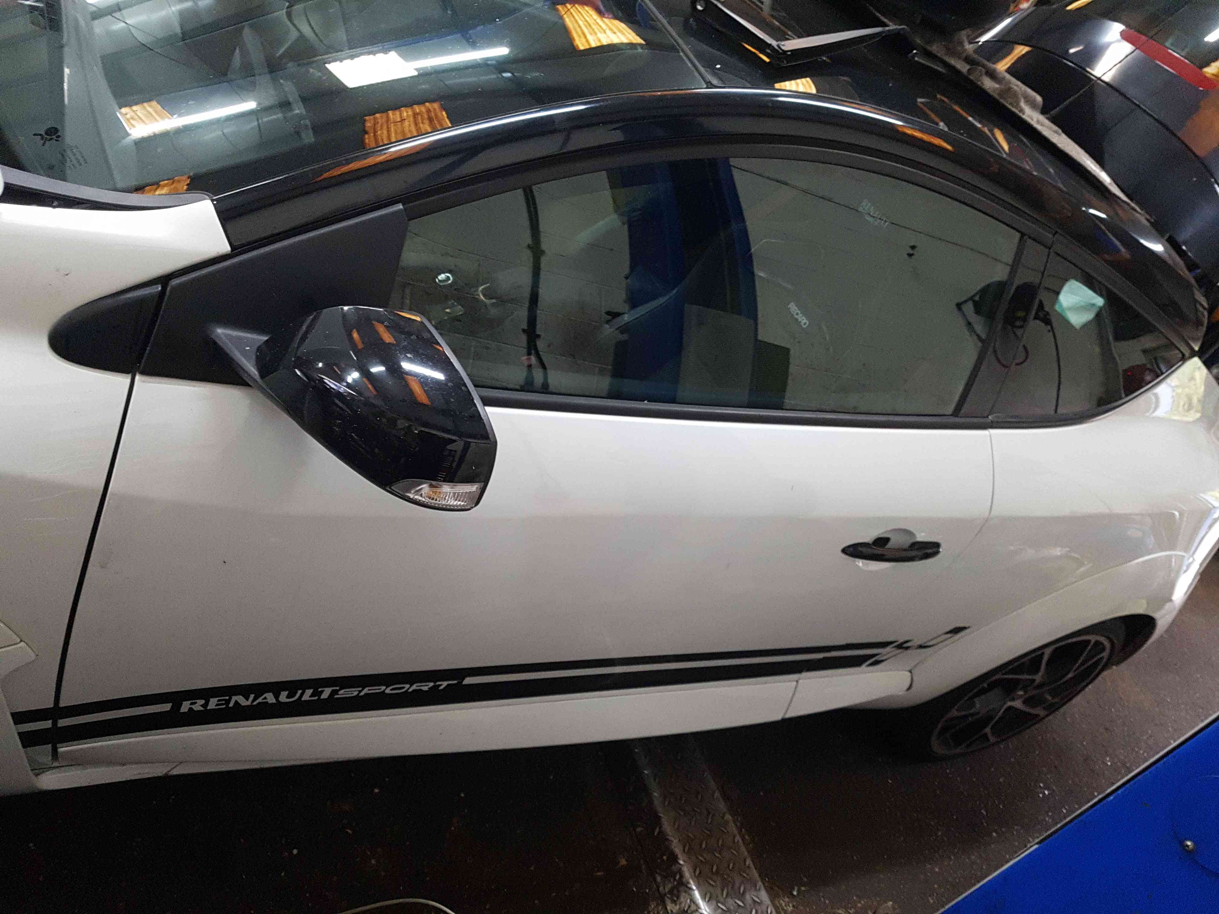 Thumb 2 Renault Megane Rs Sport 250 MK3 2008-2010 Passenger NSF Front Door White Ov369