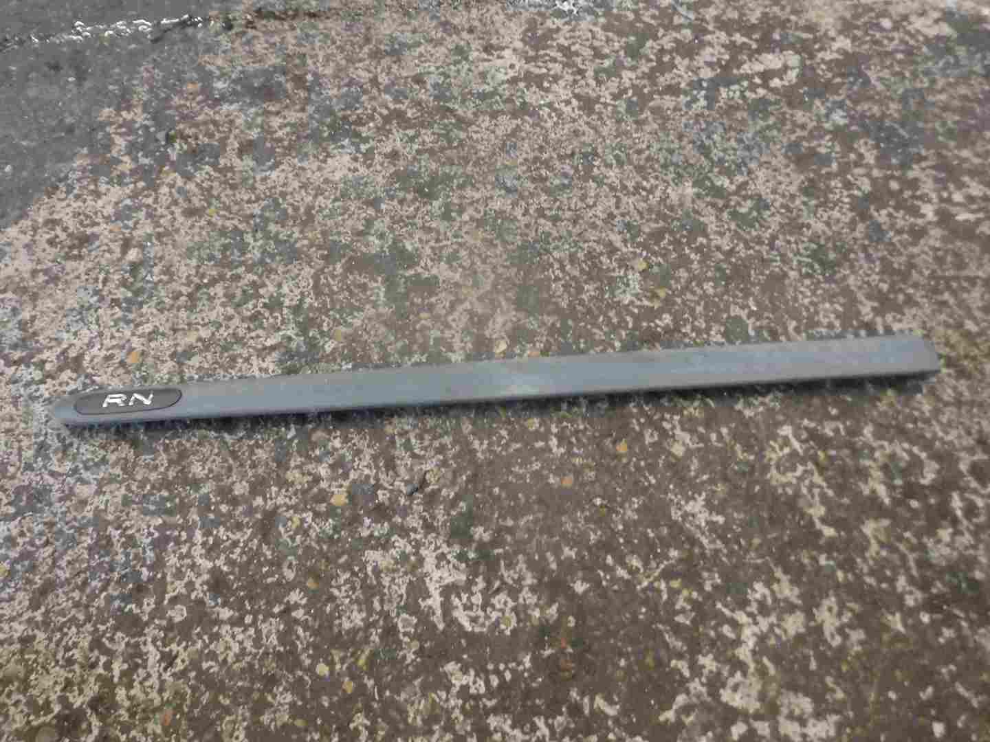 Renault Megane Saloon 1999-2002 Passenger NSF Front Door MouldingTrim 5dr