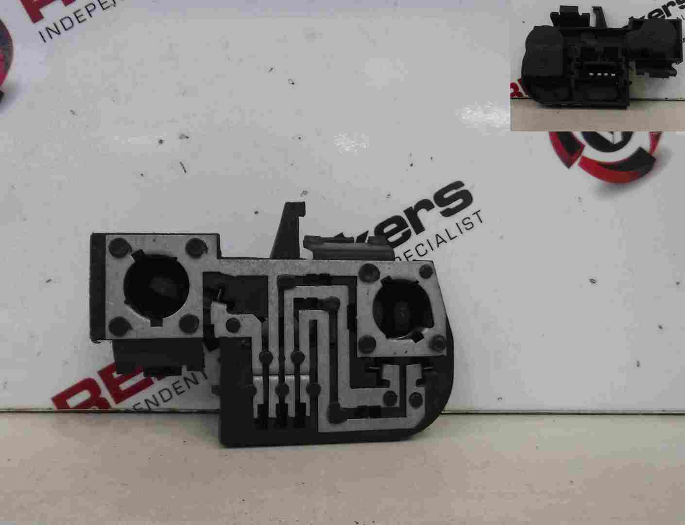 Renault Megane Saloon 1999-2002 Passenger NSR Body Light Bulb Holder