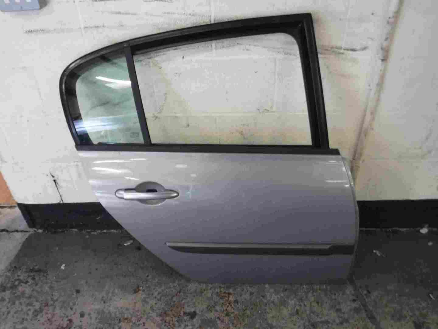 Renault Megane Saloon 2002-2008 Drivers OSR Rear Door Silver TEA19