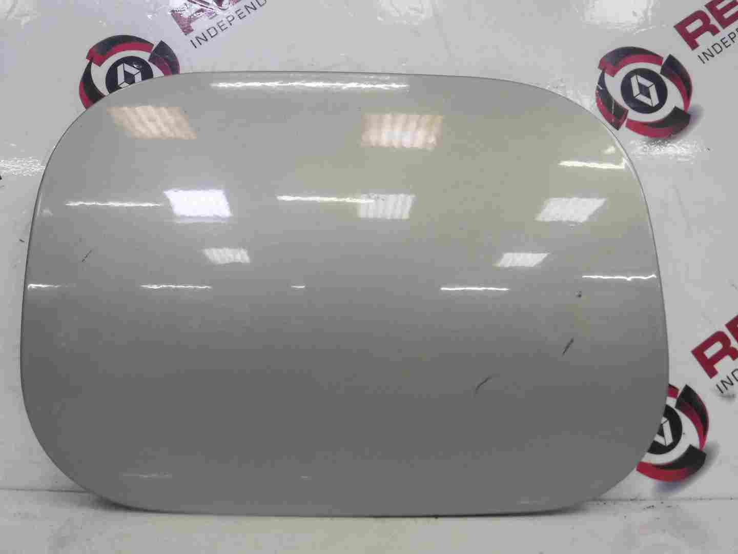 Renault Megane Saloon 2002-2008 Fuel Flap Cover Silver TEA19