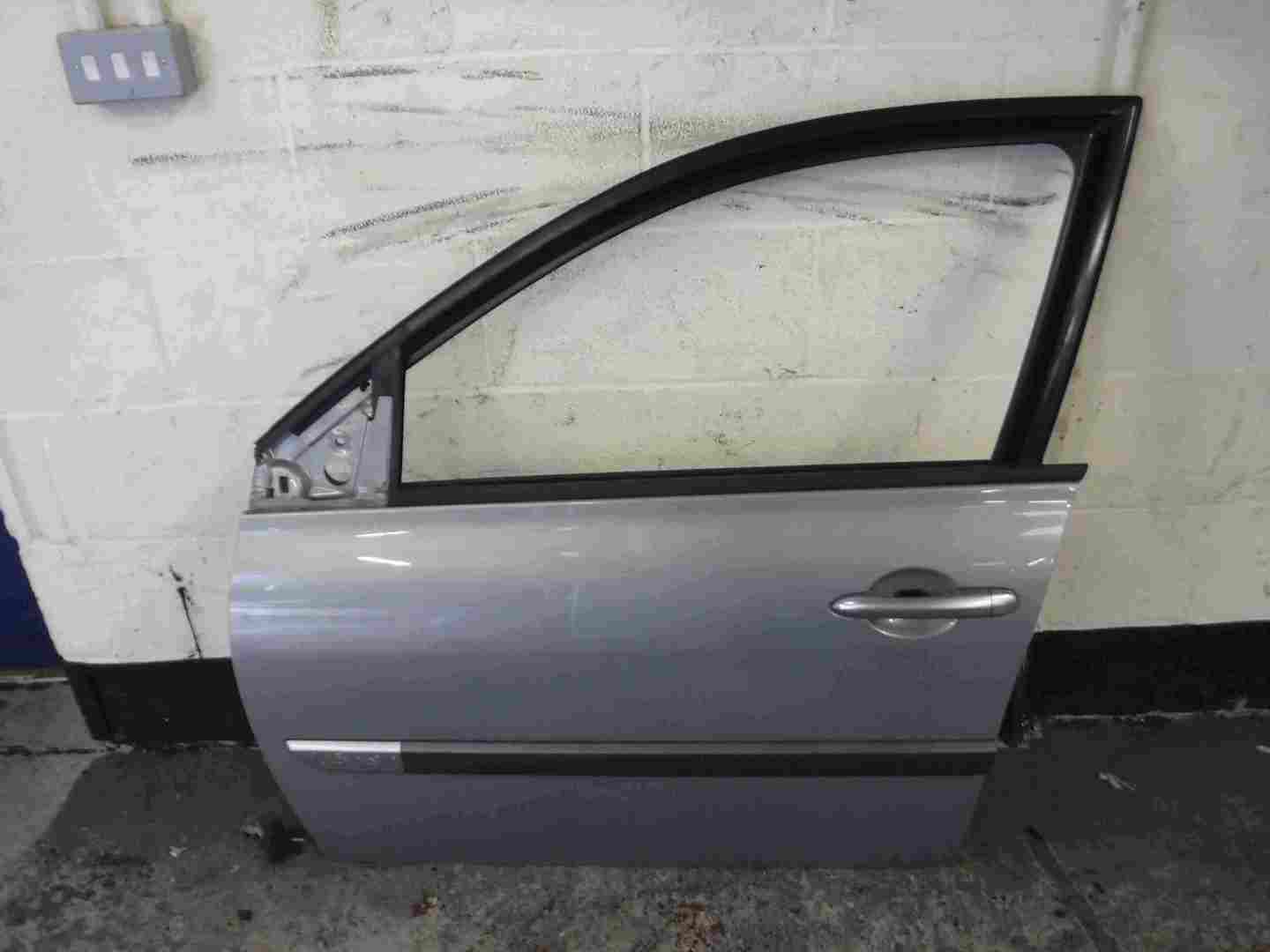 Renault Megane Saloon 2002-2008 Passenger NSF Front Door Silver TEA19