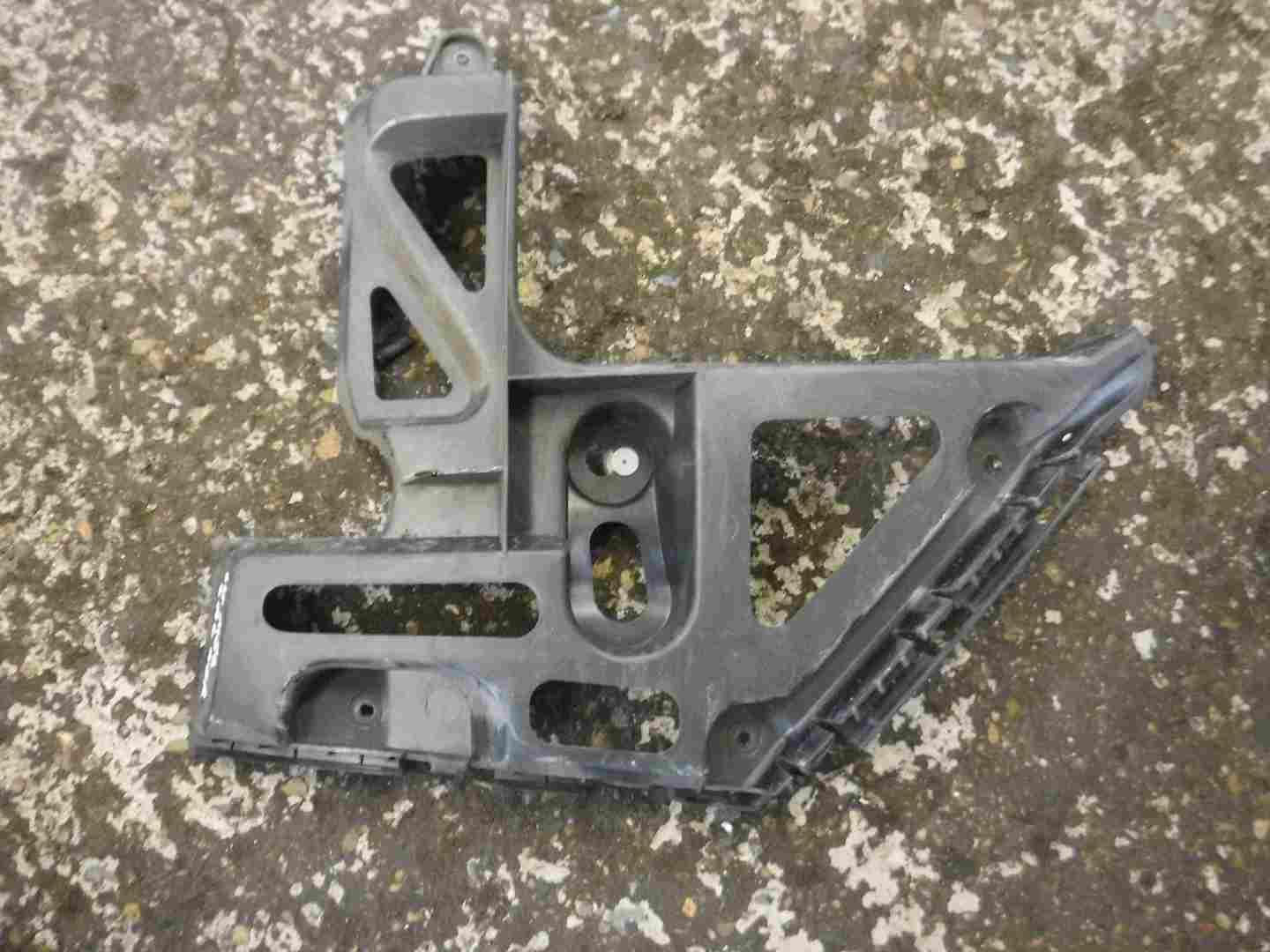 Renault Megane Saloon 2002-2008 Passenger NSR Rear Bumper Bracket