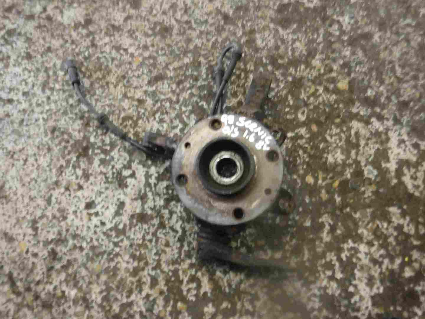 Renault Megane Scenic 1997-1999 1.6 8v Drivers OSF Front Wheel Hub + ABS Sensor