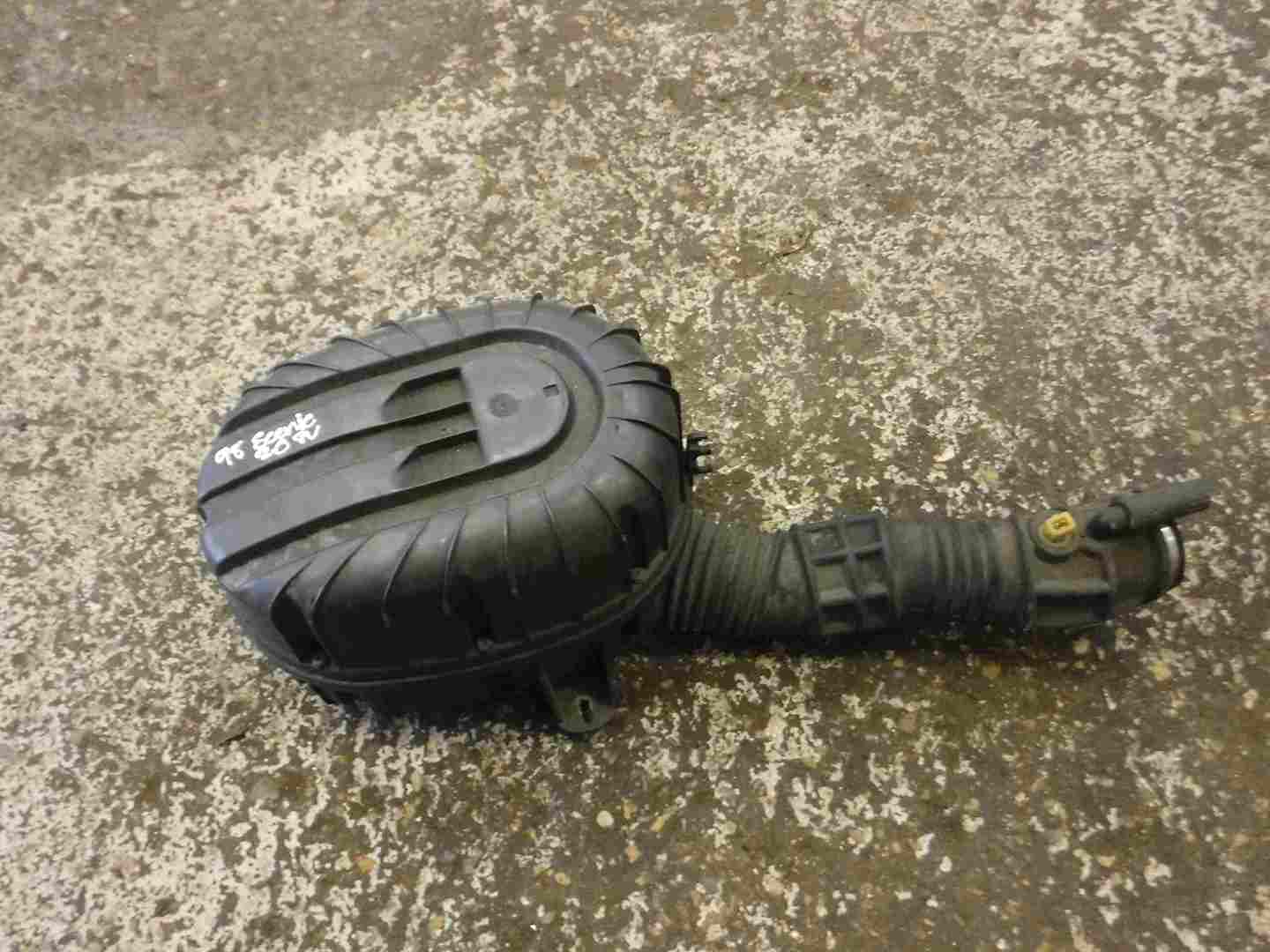Renault Megane Scenic 1997-1999 2.0 8v Airbox Filter Housing + Pipe