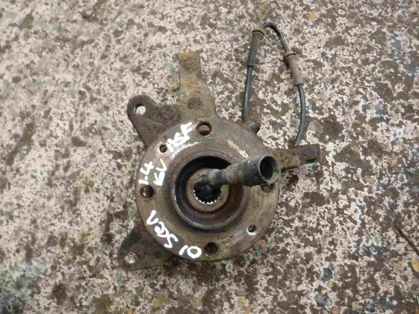 Renault Megane Scenic 1999-2003 1.4 16v Passenger NSF Front Wheel Hub + Sensor