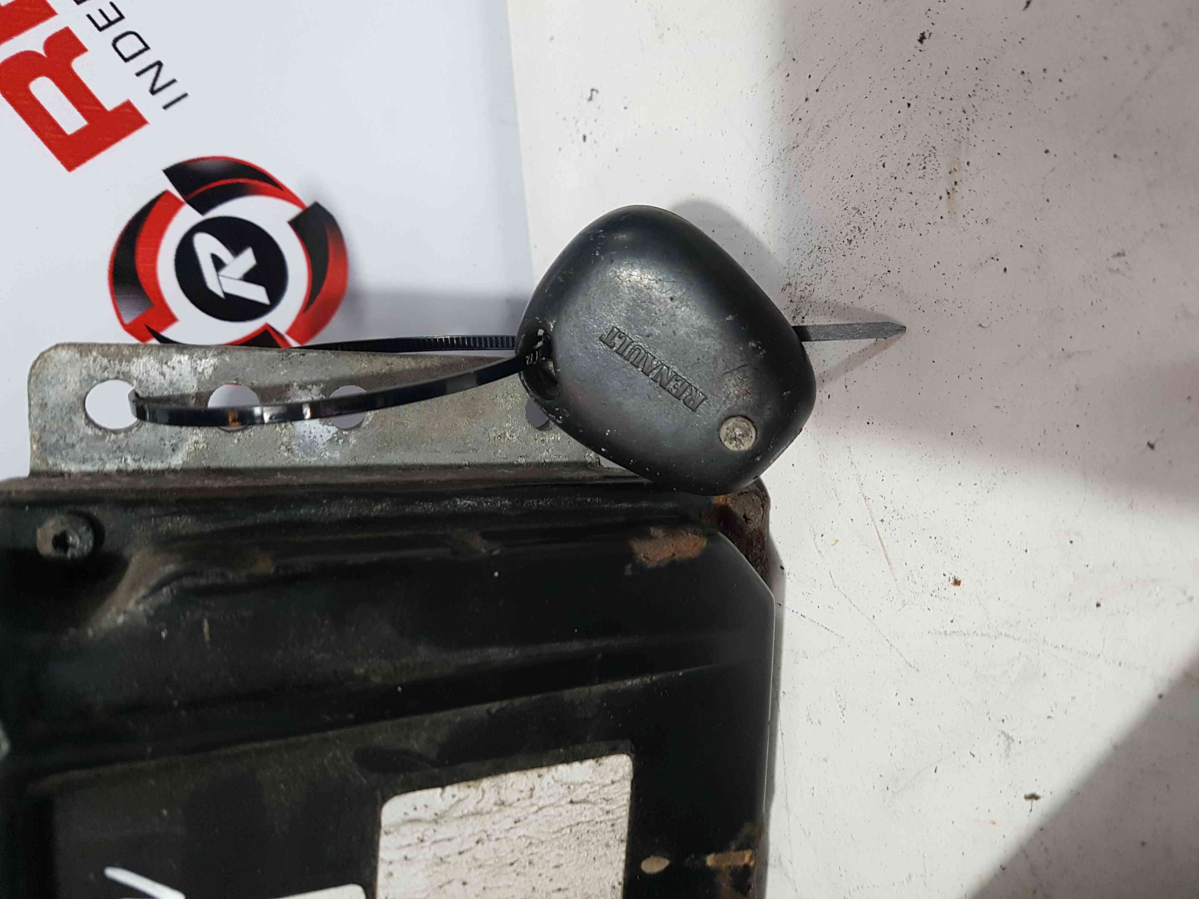 Thumb 5 Renault Megane Scenic 1999-2003 1.6 16V ECU Set UCH Immobiliser   KEY Fob