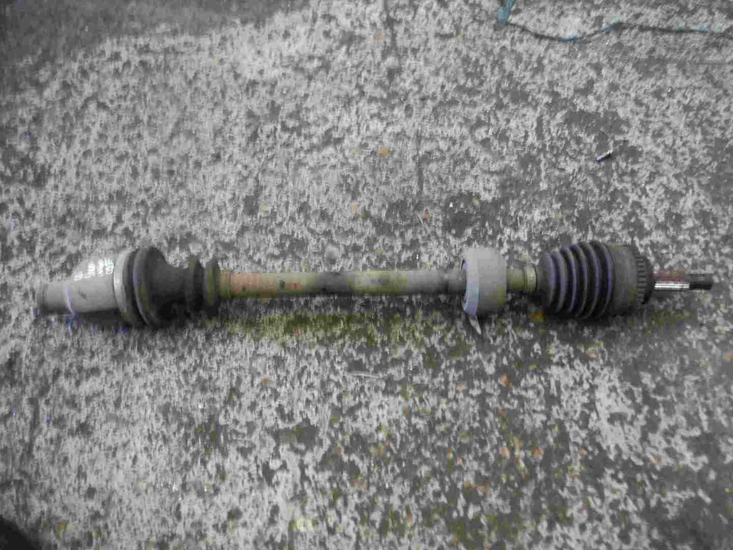 Renault Megane Scenic 1999-2003 1.6 16v Drivers OSF Front Driveshaft ABS