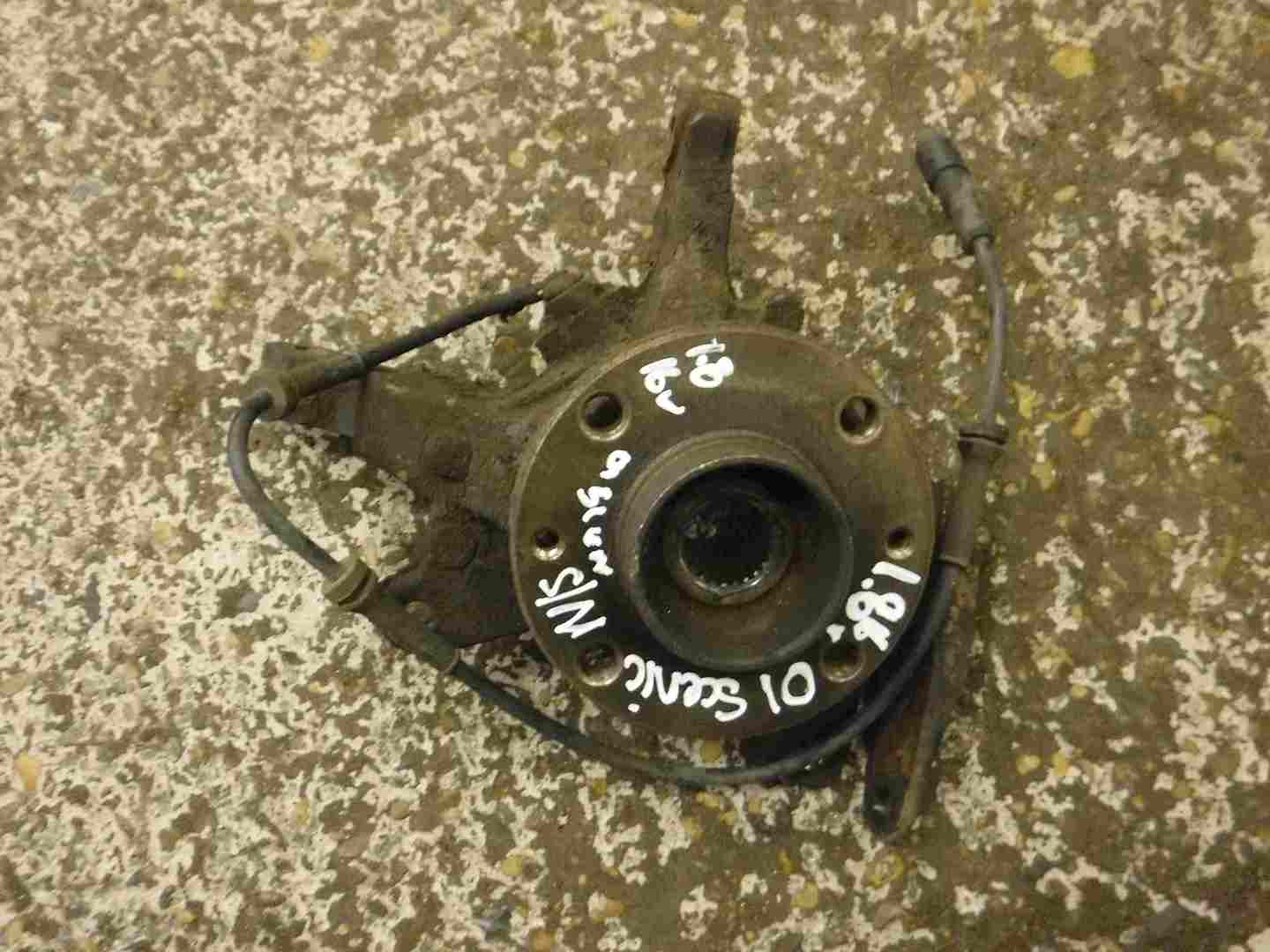 Renault Megane Scenic 1999-2003 1.8 16v Passenger NSF Front Wheel Hub + Abs