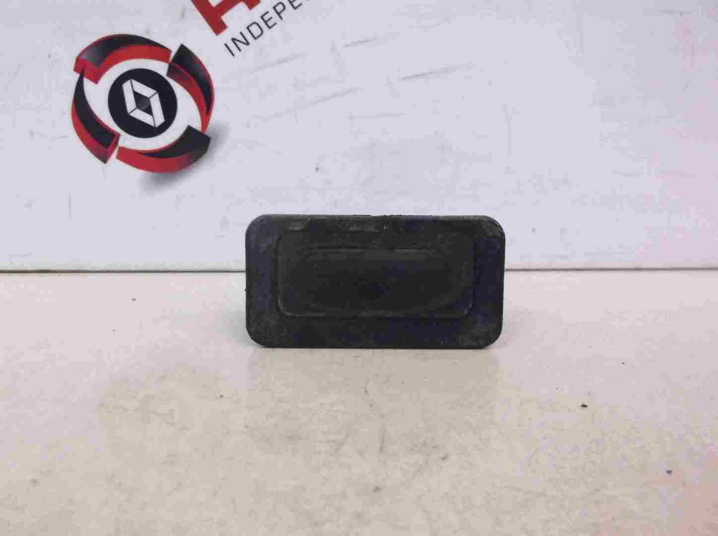 Renault Megane Scenic 1999-2003 Boot Window Open Button