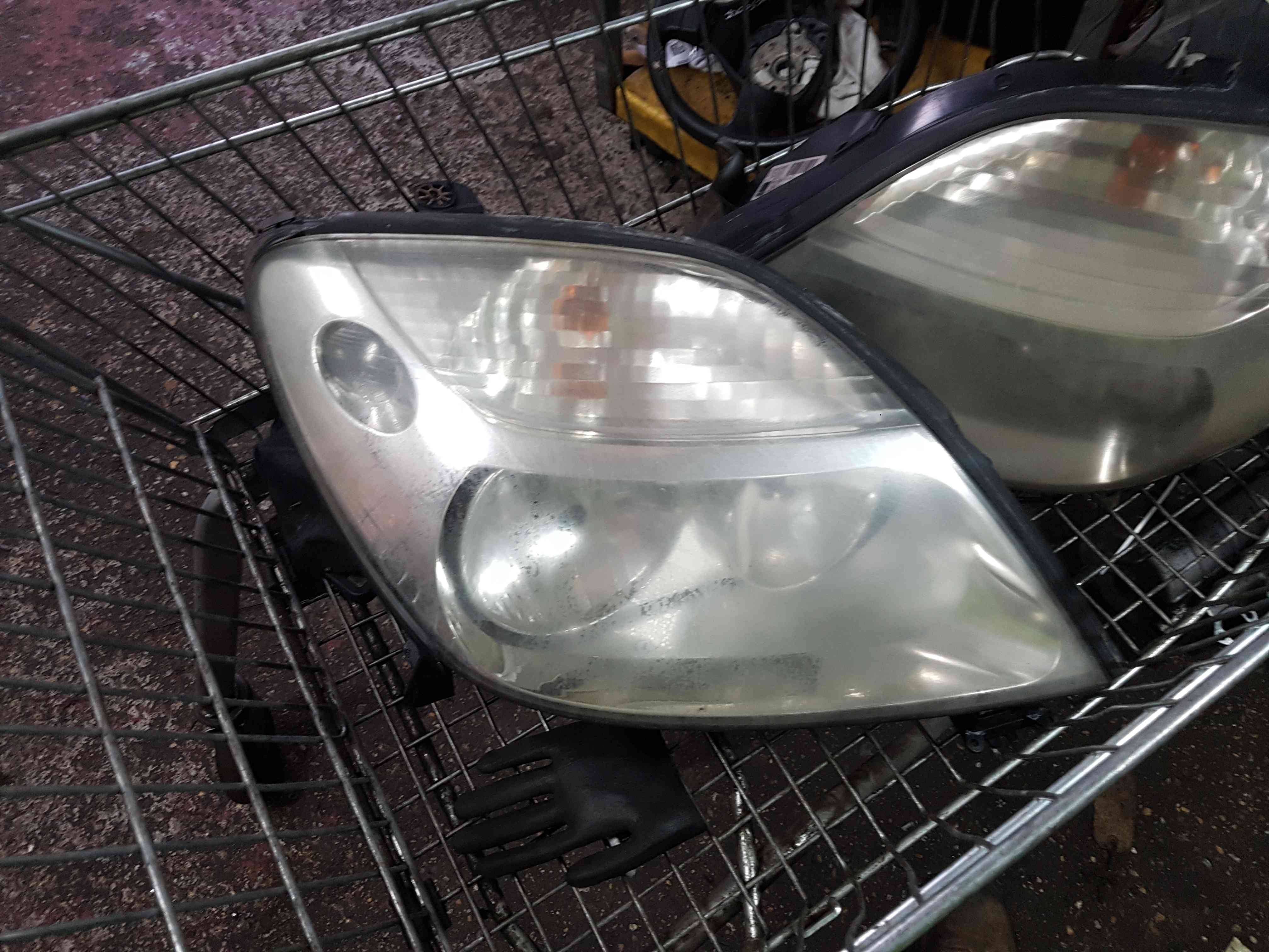 Thumb 8 Renault Megane Scenic 1999-2003 Drivers OSF Front Headlight Lamp 7700432099