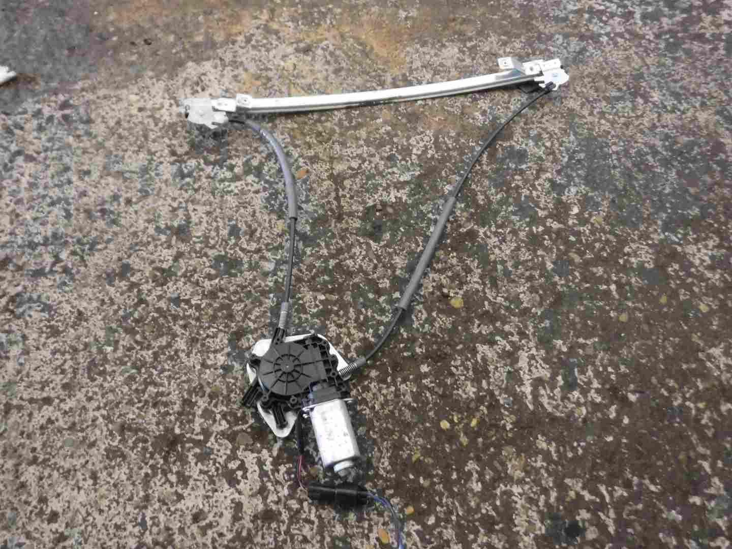 Renault Megane Scenic 1999-2003 Drivers OSF Front Window Motor Regulator AM