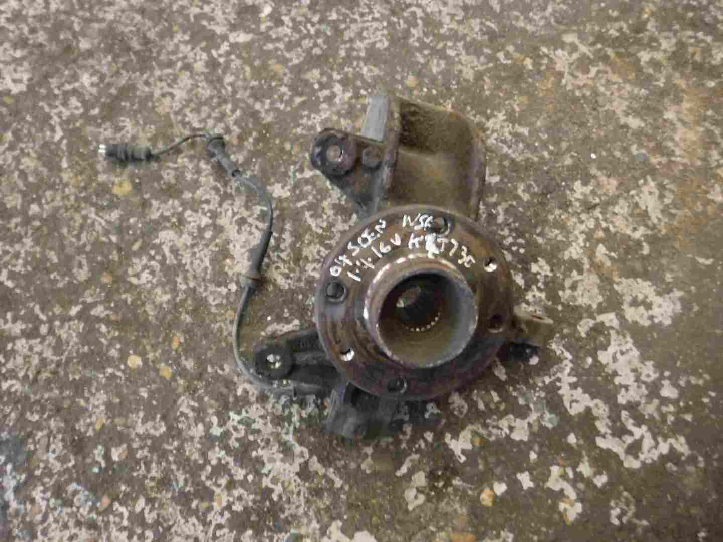 Renault Megane Scenic 2003-2009 1.4 16v Passenger NSF Front Wheel Hub