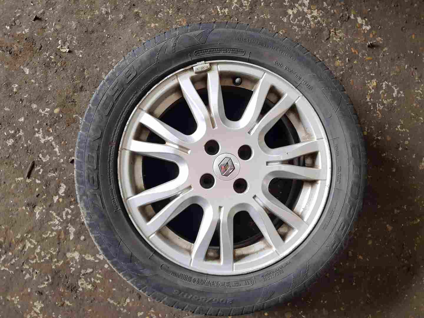 Thumb 5 Renault Megane Scenic 2003-2009 Alloy Wheel 16Inch 4/5