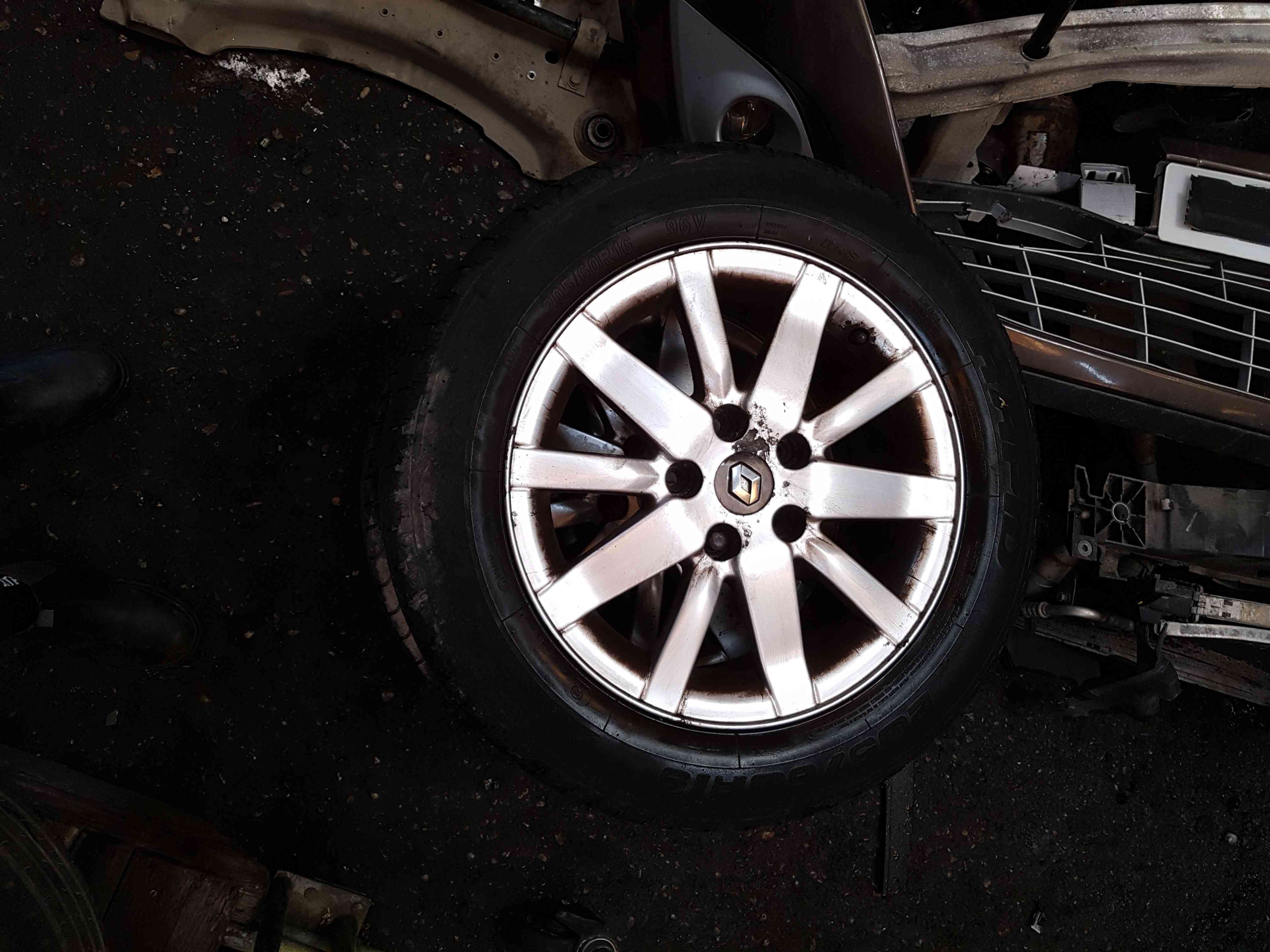 Thumb 7 Renault Megane Scenic 2003-2009 Alloy Wheel Inch 3/5