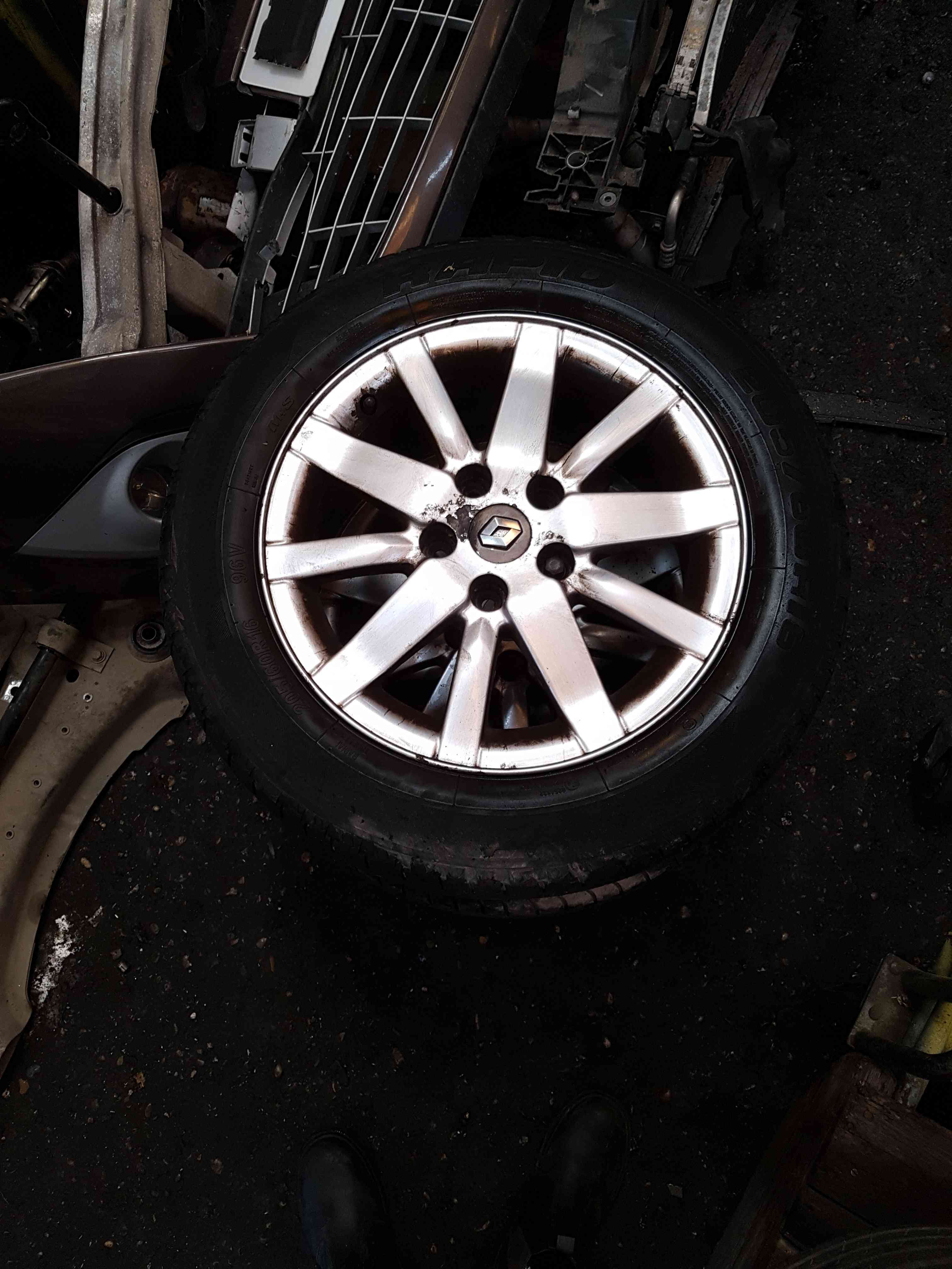 Thumb 9 Renault Megane Scenic 2003-2009 Alloy Wheel Inch 3/5