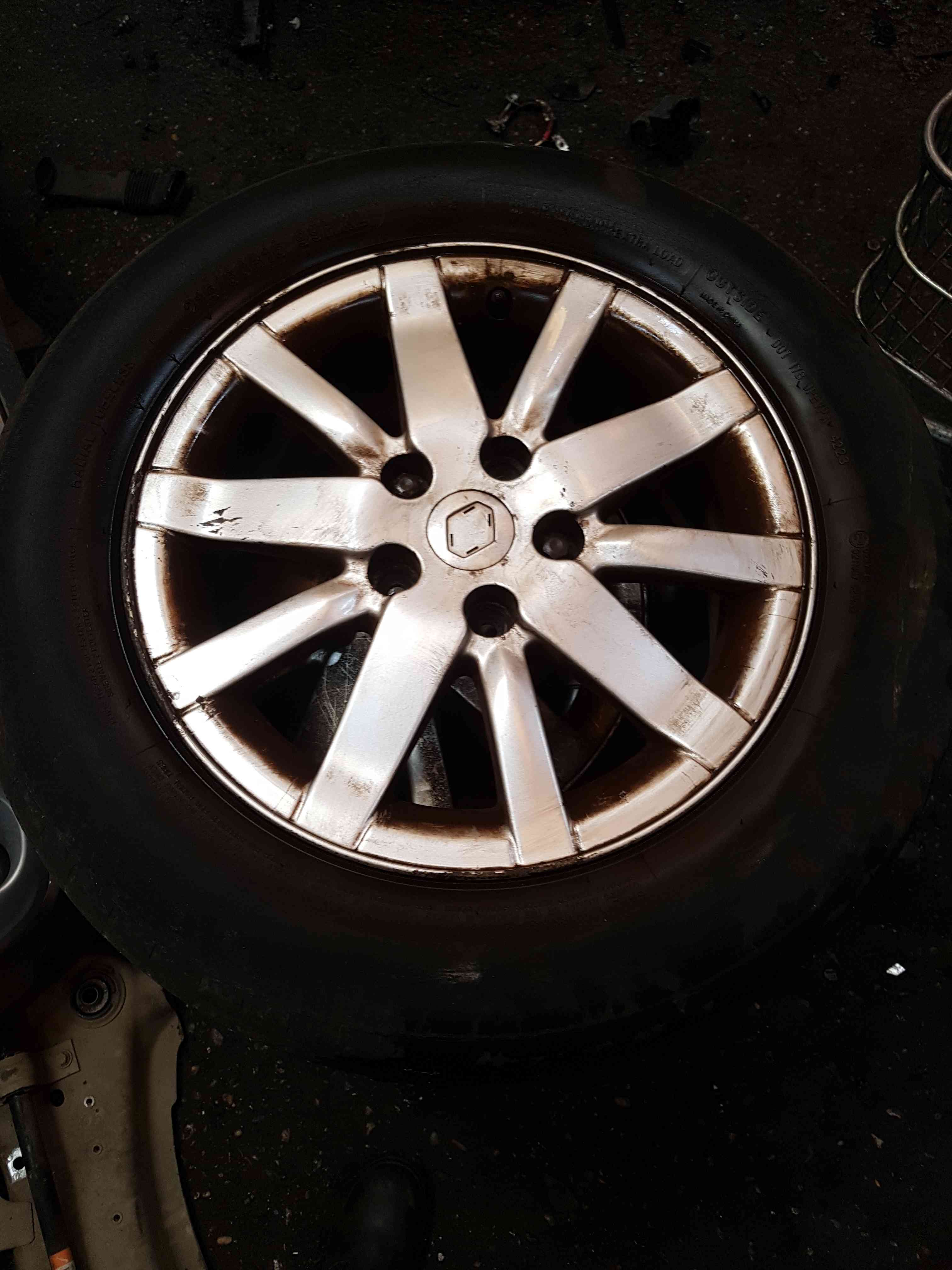 Thumb 3 Renault Megane Scenic 2003-2009 Alloy Wheel Inch 4/5