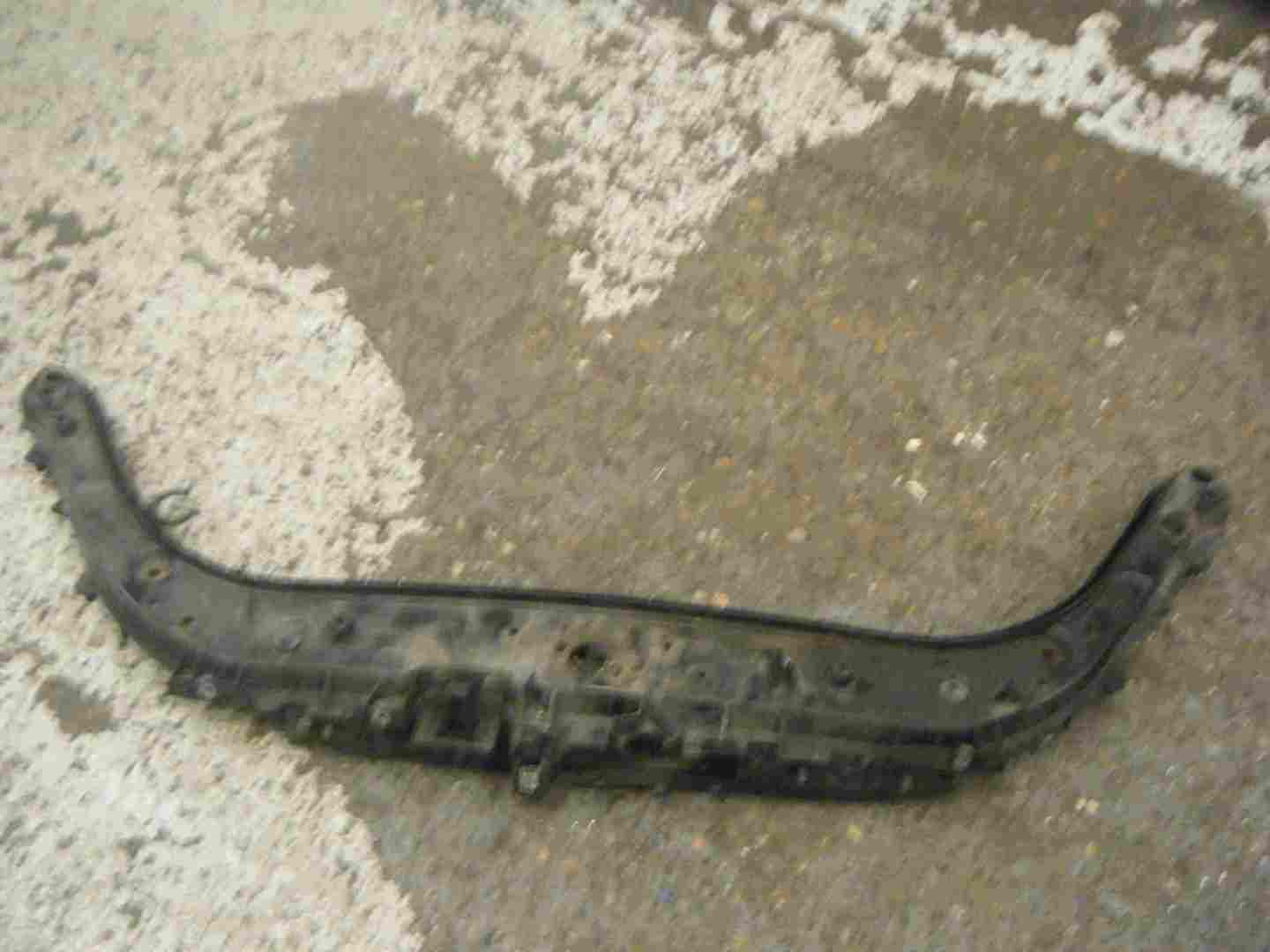 Renault Megane Scenic 2003-2009 Bonnet Rest Slam Panel Plastic