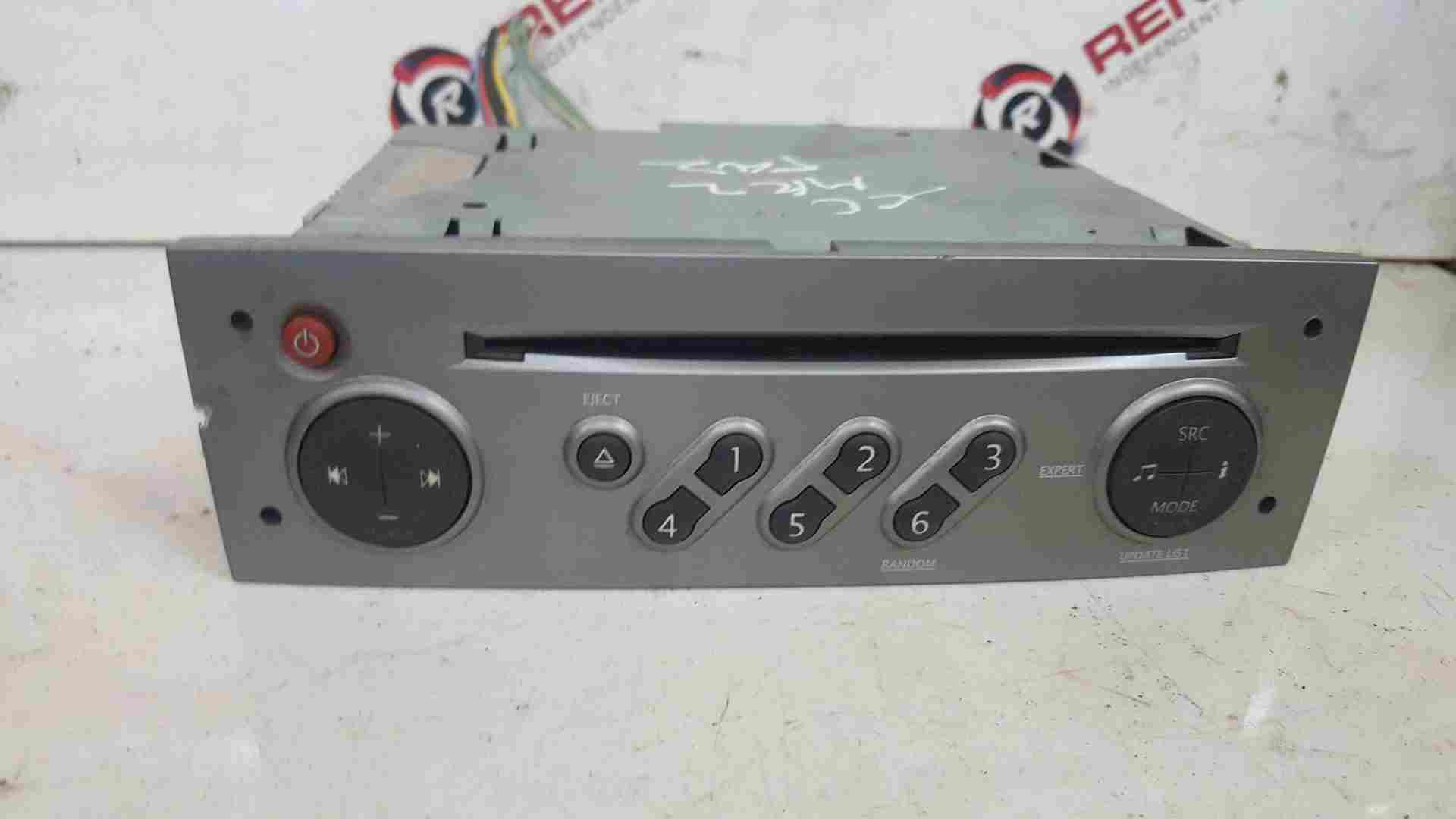 Thumb 5 Renault Megane Scenic 2003-2009 Cd Player Radio Update List + Code Damaged