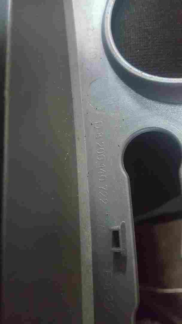 Thumb 3 Renault Megane Scenic 2003-2009 Centre Dash Trim Surround 8200140722 