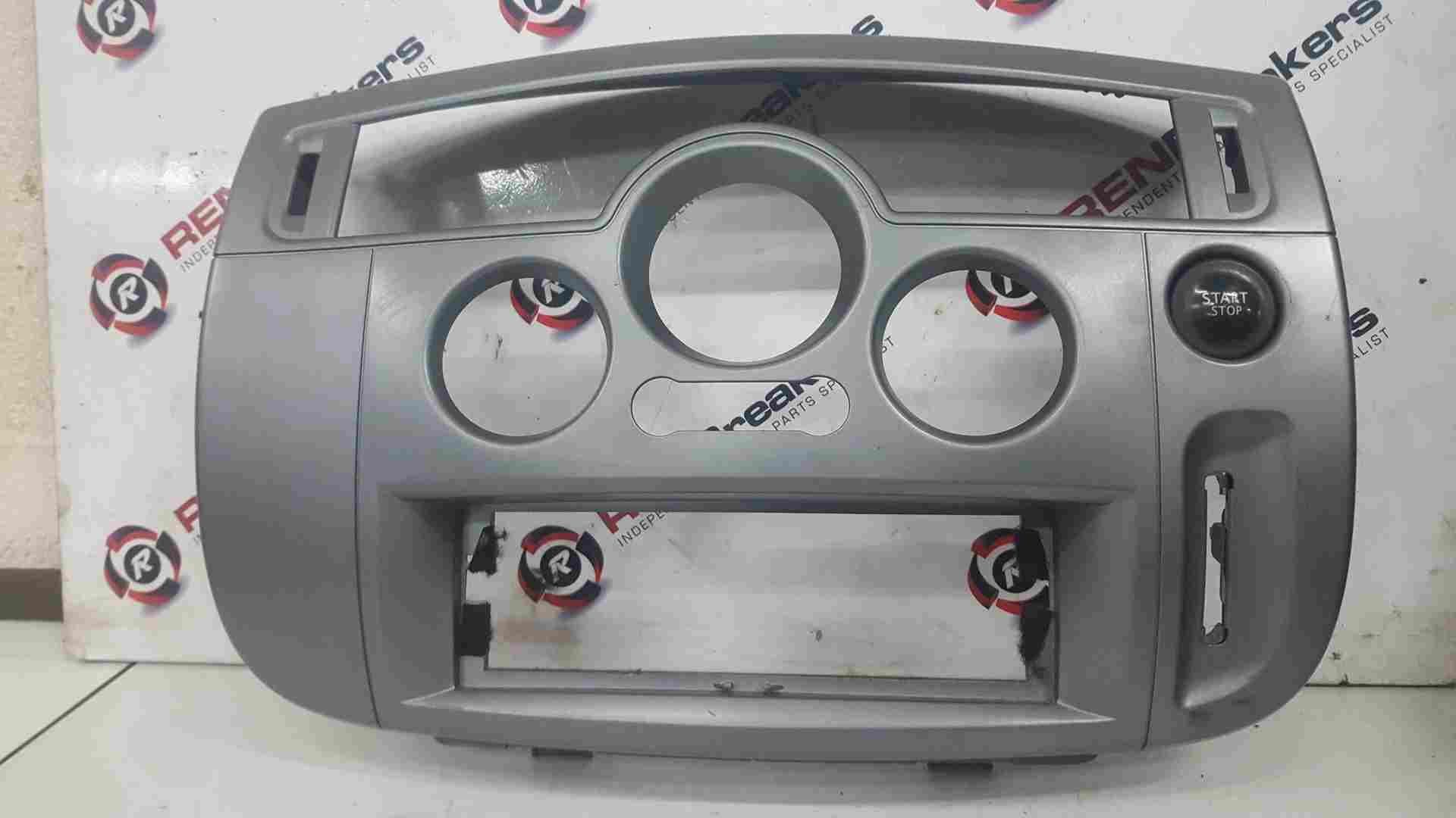 Renault Megane Scenic 2003-2009 Centre Dash Trim Surround 8200140722 