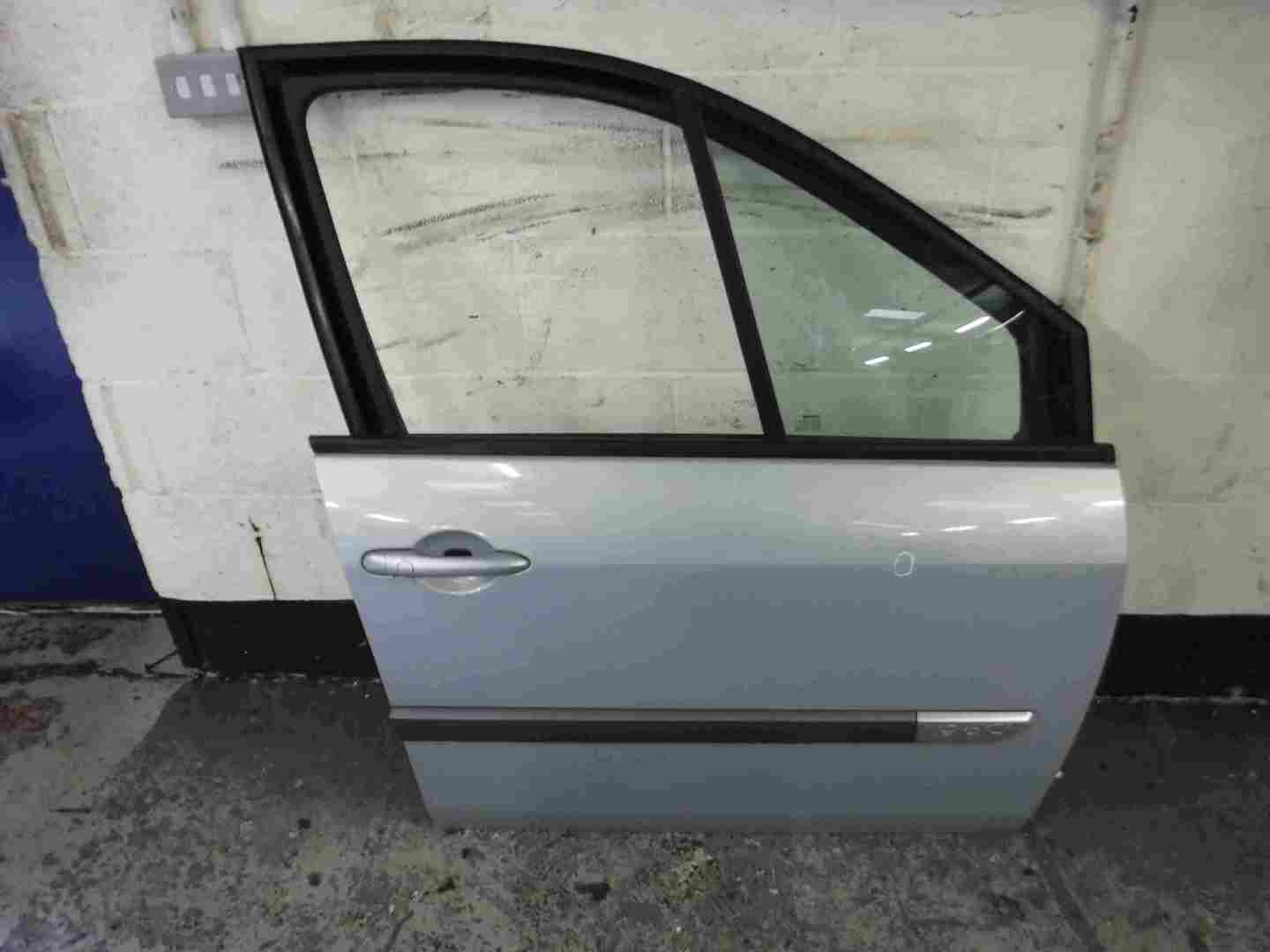 Renault Megane Scenic 2003-2009 Drivers OSF Front Door Silver 632