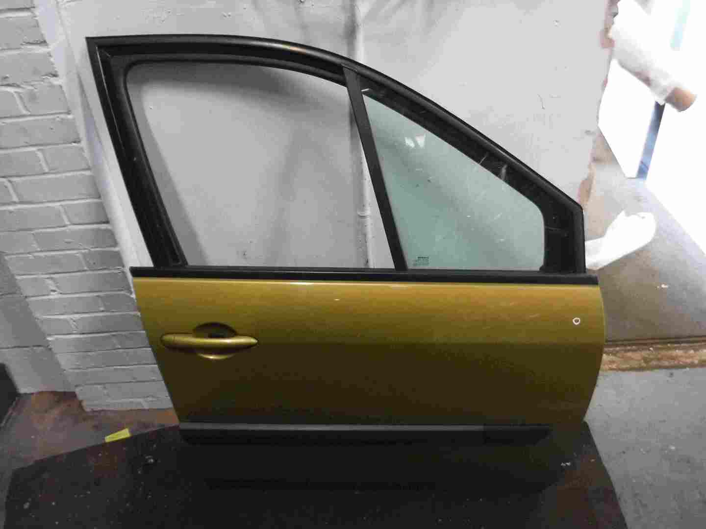 Renault Megane Scenic 2003-2009 Drivers OSF Front Door Yellow Gold TED37