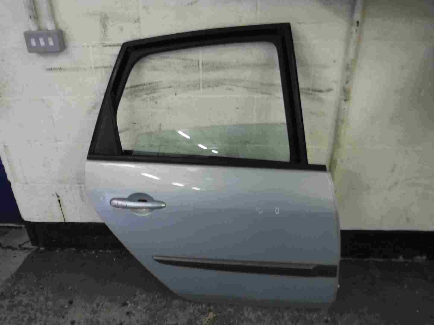 Renault Megane Scenic 2003-2009 Drivers OSR Rear Door Silver 632