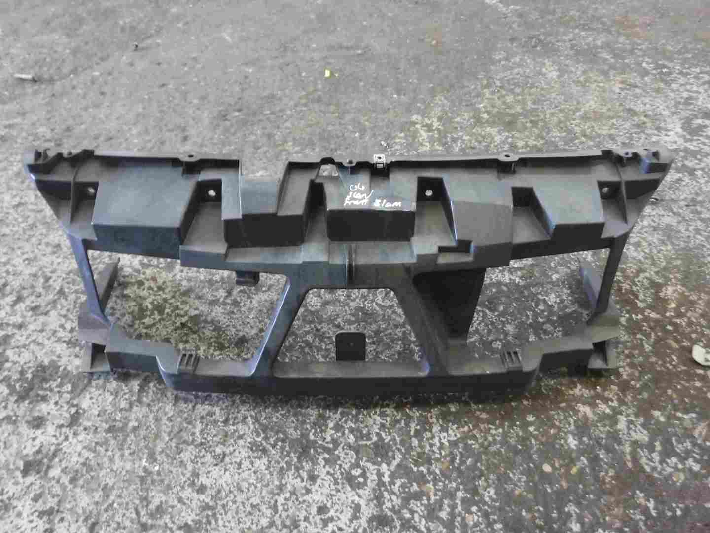 Renault Megane Scenic 2003-2009 Front Slam Panel Headlight