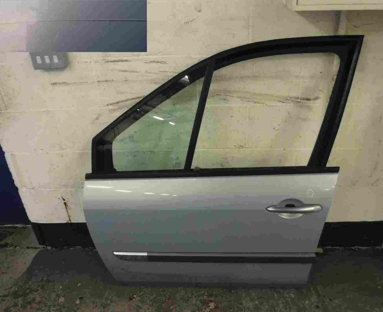 Renault Megane Scenic 2003-2009 Passenger NSF Front Door Silver 632