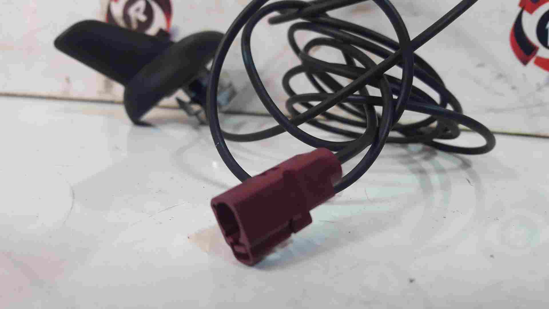 Thumb 4 Renault Megane Scenic MK3 2009-2016 GPS Shark Ariel Aerial