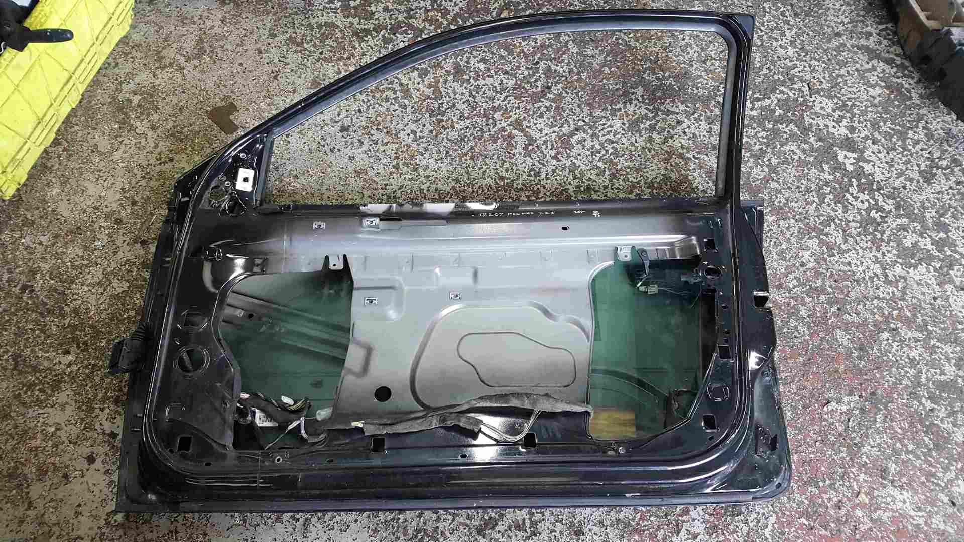 Thumb 3 Renault Megane Sport 2002-2008 225 Drivers OSF Front Door Black TE267 3dr