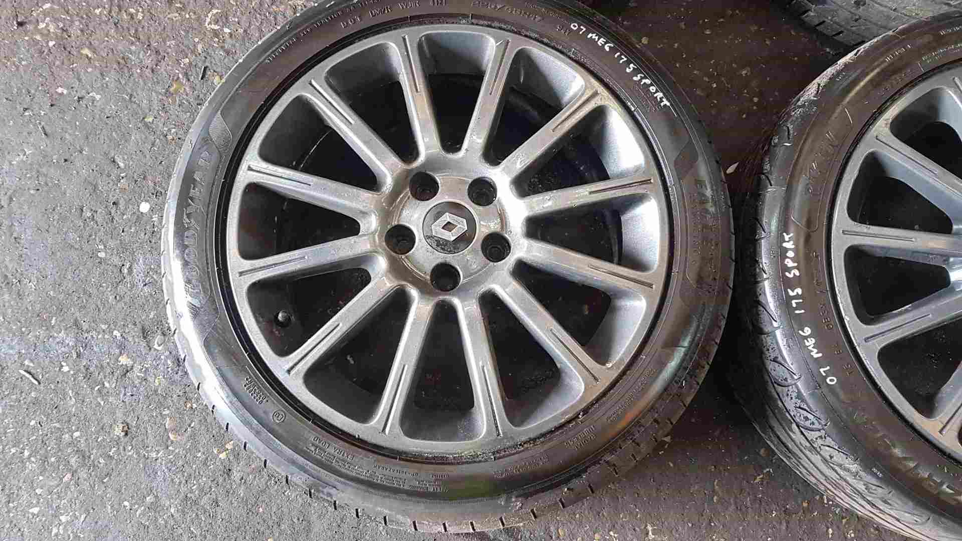 Thumb 2 Renault Megane Sport 2002-2008 225 Turbo Alloy Wheels  4/5 225 45 17inch