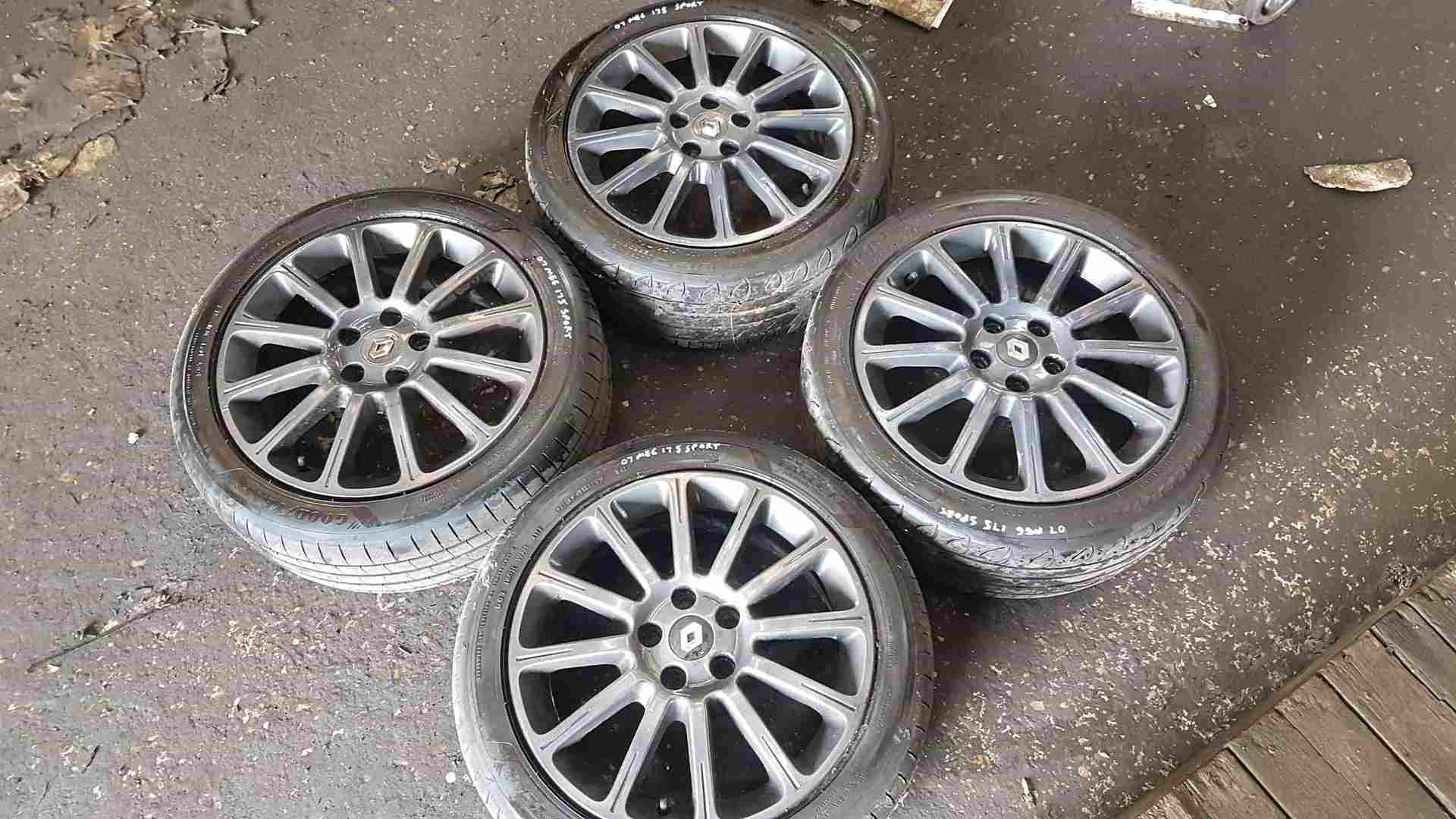 Thumb 8 Renault Megane Sport 2002-2008 225 Turbo Alloy Wheels  4/5 225 45 17inch