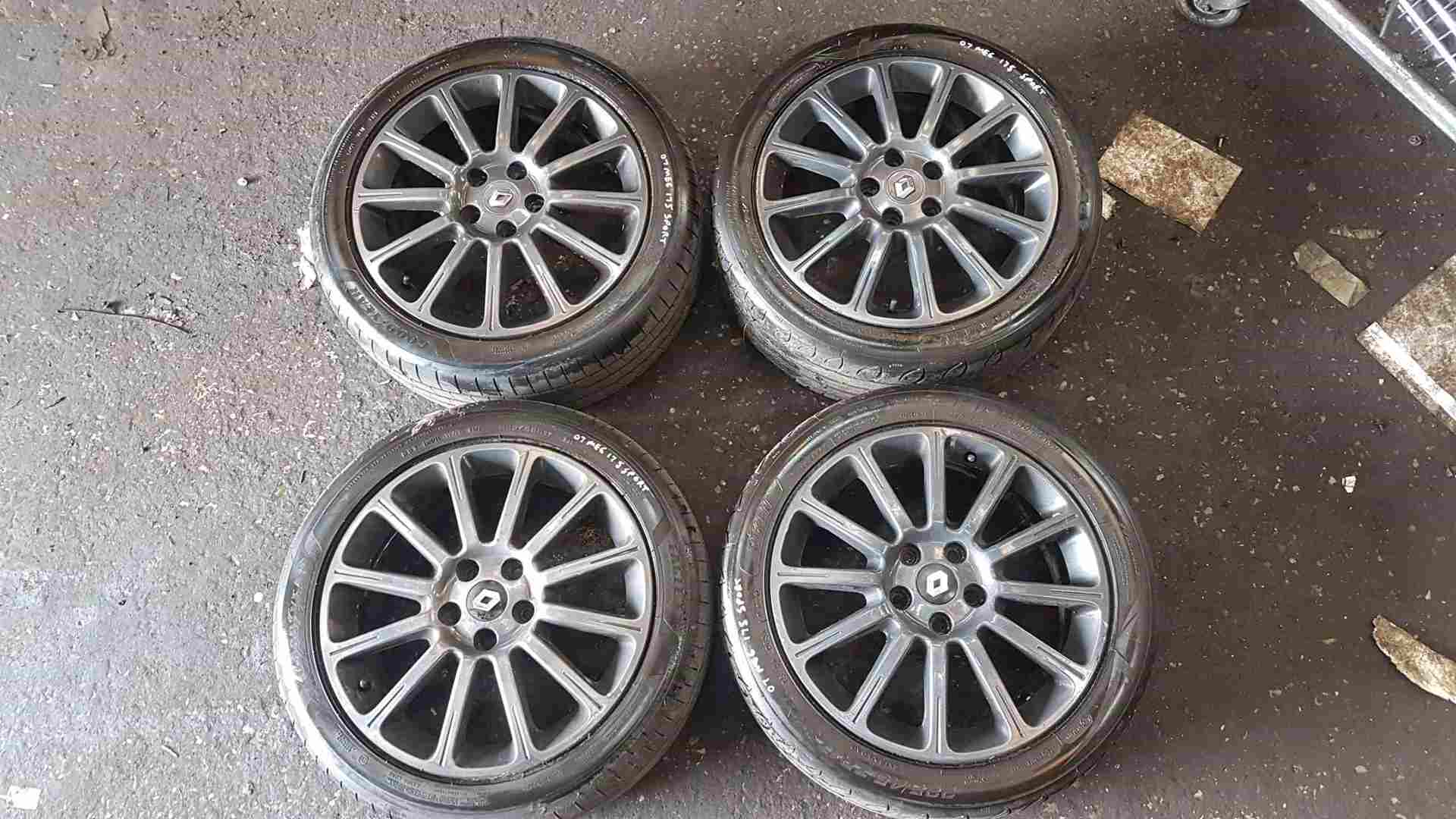 Renault Megane Sport 2002-2008 225 Turbo Alloy Wheels  4/5 225 45 17inch