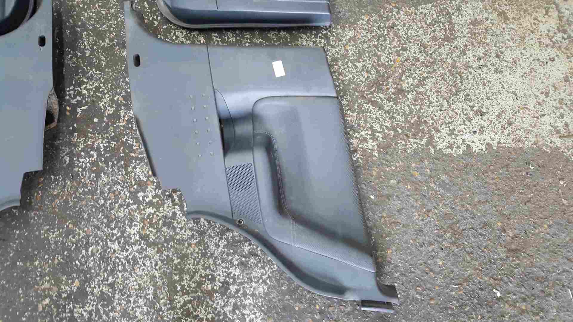Thumb 4 Renault Megane Sport 2002-2008 225 leather Interior Door Cards Arm Rest
