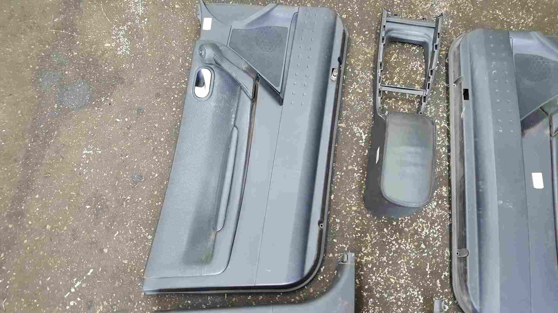 Thumb 6 Renault Megane Sport 2002-2008 225 leather Interior Door Cards Arm Rest