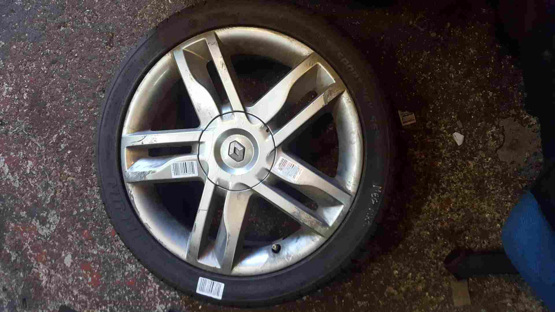 Thumb 5 Renault Megane Sport MK2 2002-2008 175 Celcius Alloy Wheel 17Inch 3/5 5 Stud