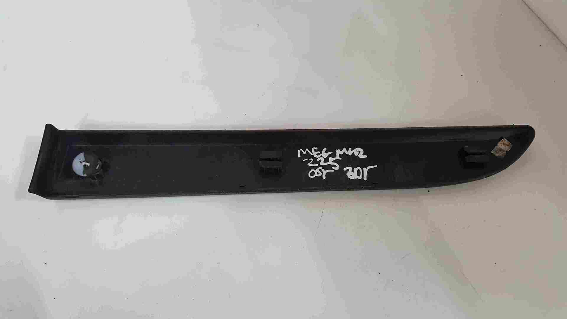 Thumb 2 Renault Megane Sport MK2 2002-2008 225 Drivers OSR Rear Moulding Trim 8200073478
